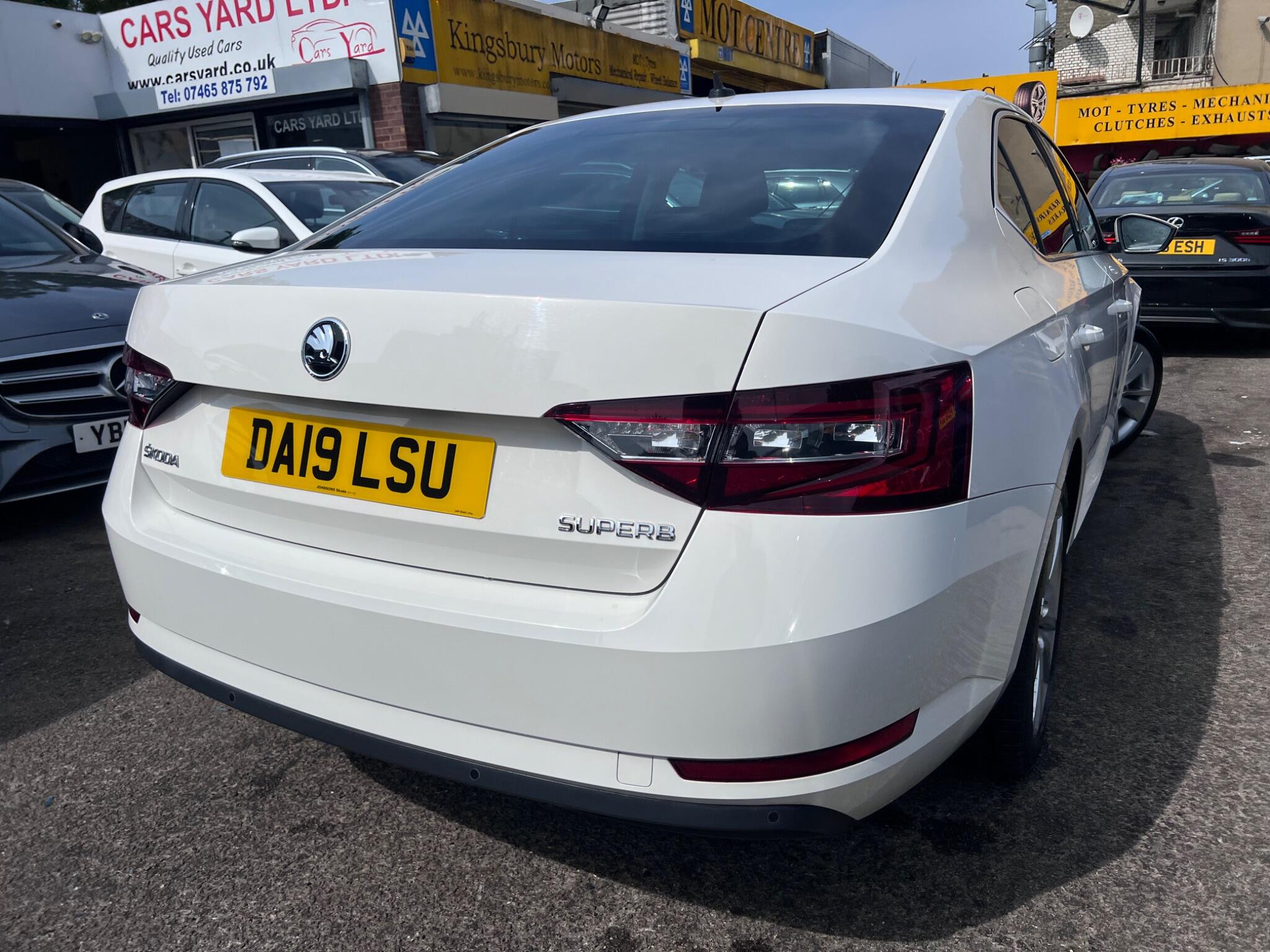 Skoda Superb view 10