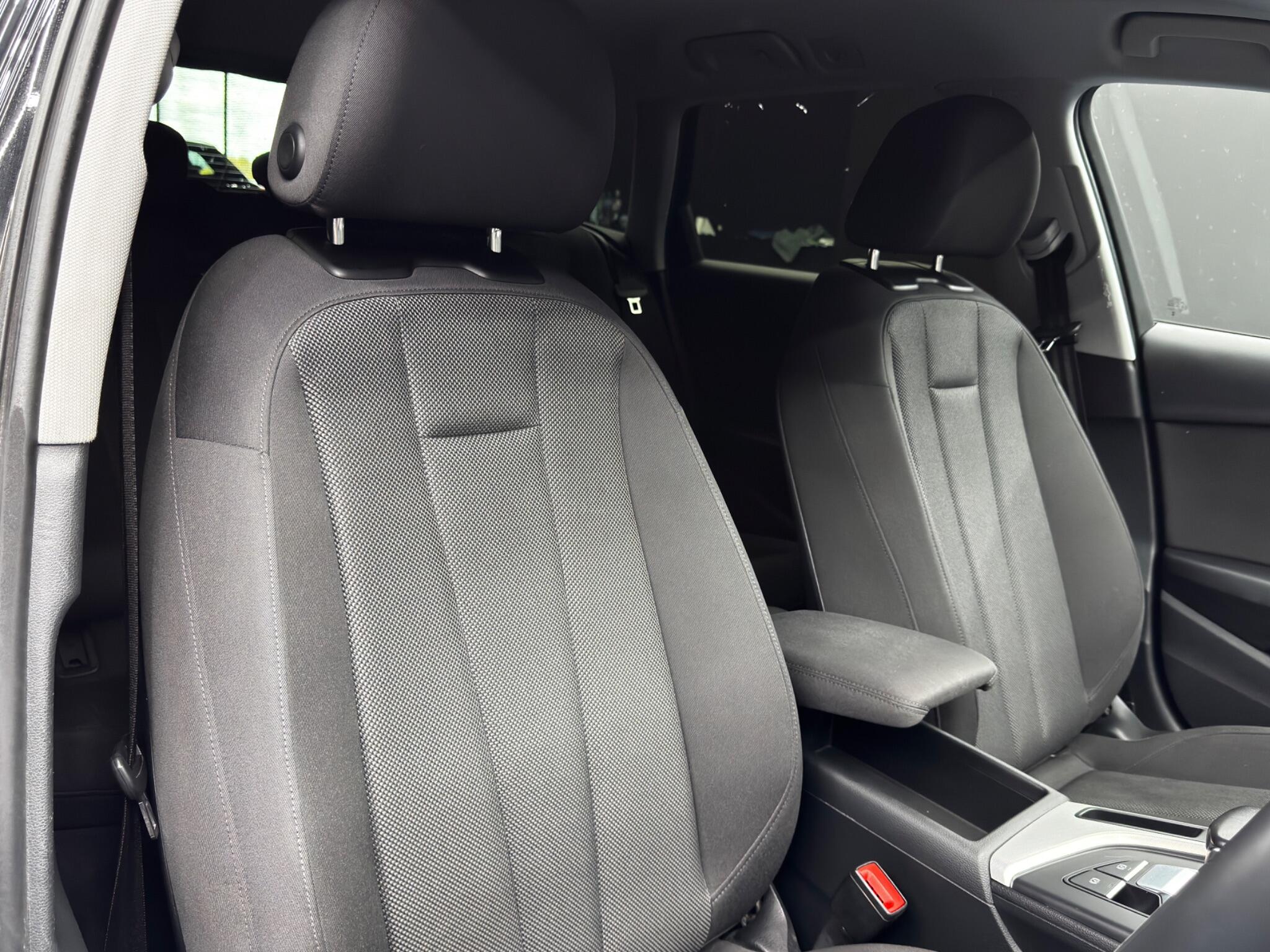 Audi A4 view 12