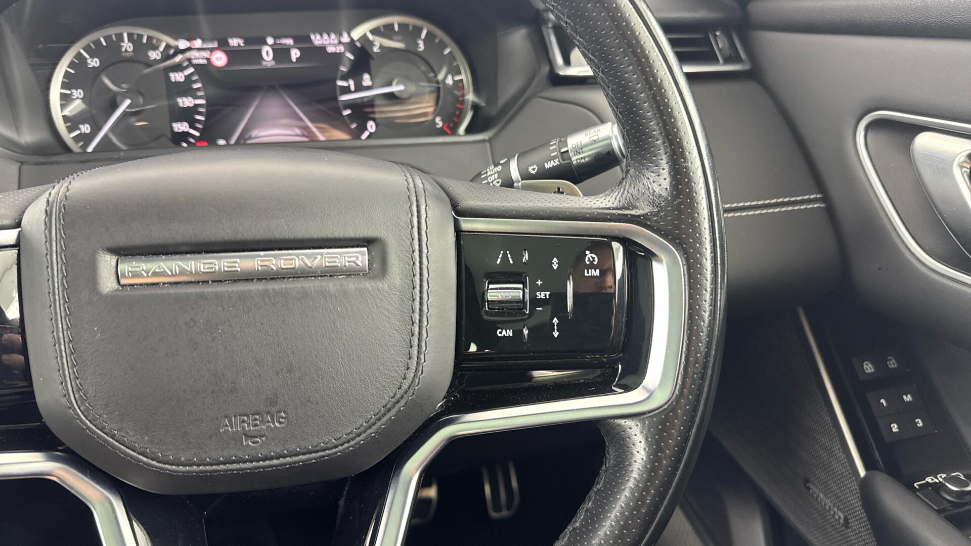 Land Rover Range Rover Velar view 44
