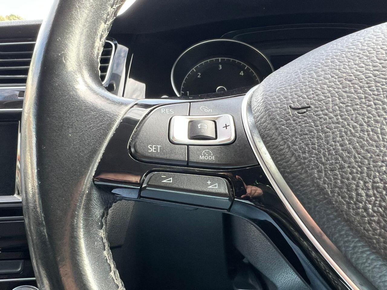 Volkswagen Golf view 30