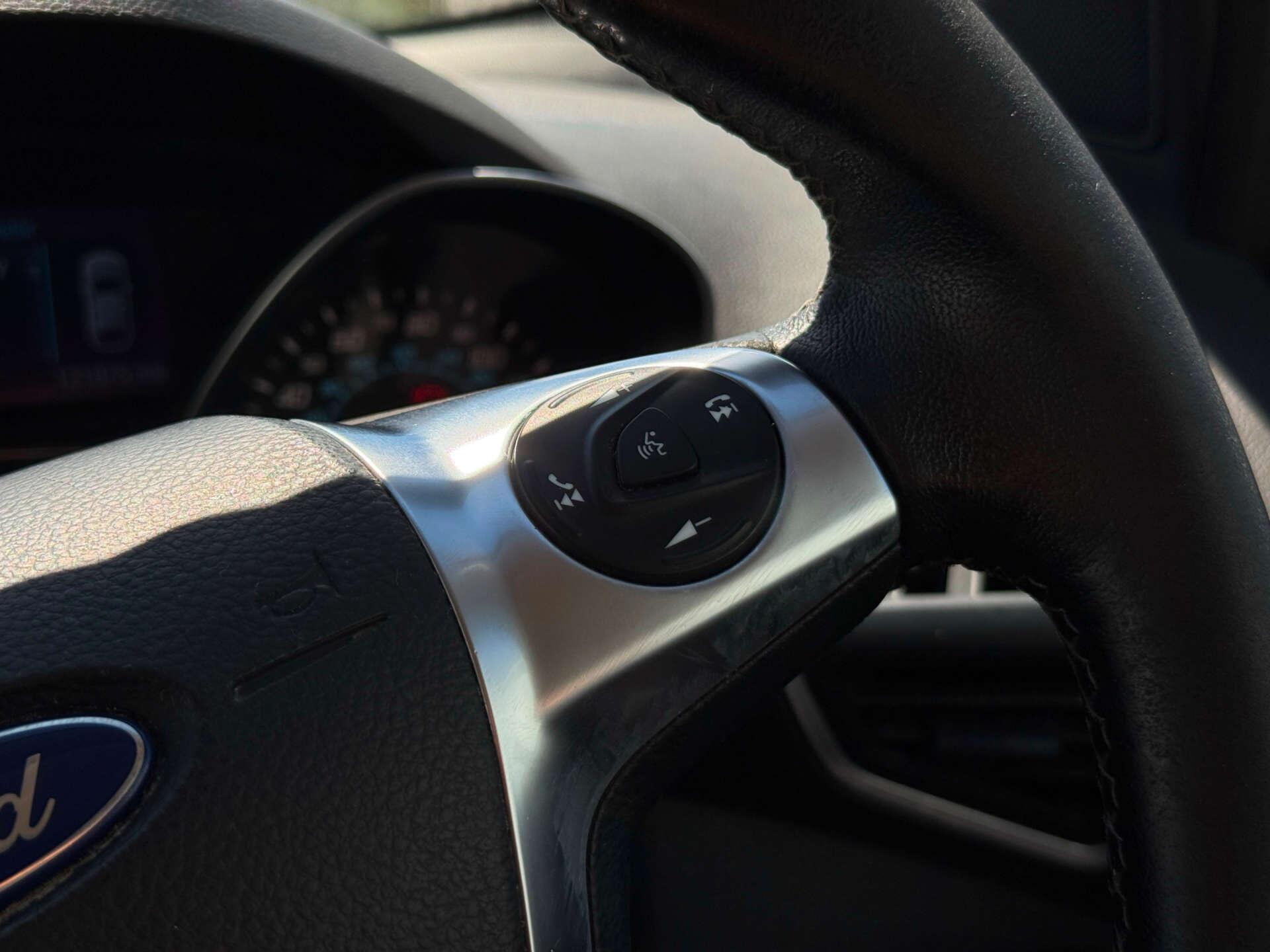 Ford Kuga view 52