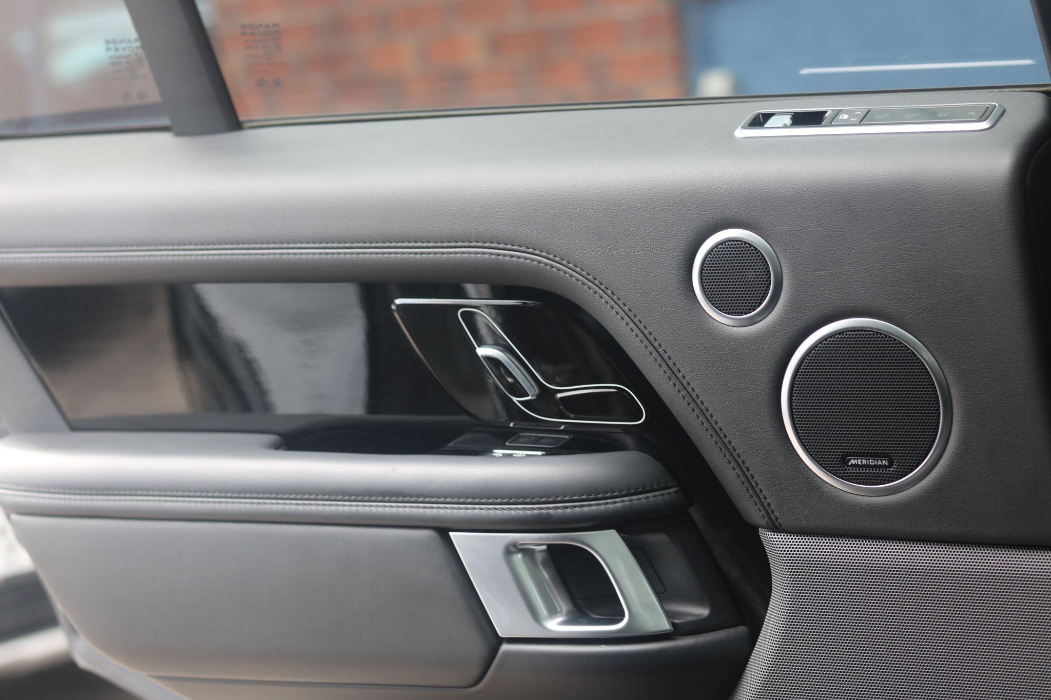 Land Rover Range Rover view 15