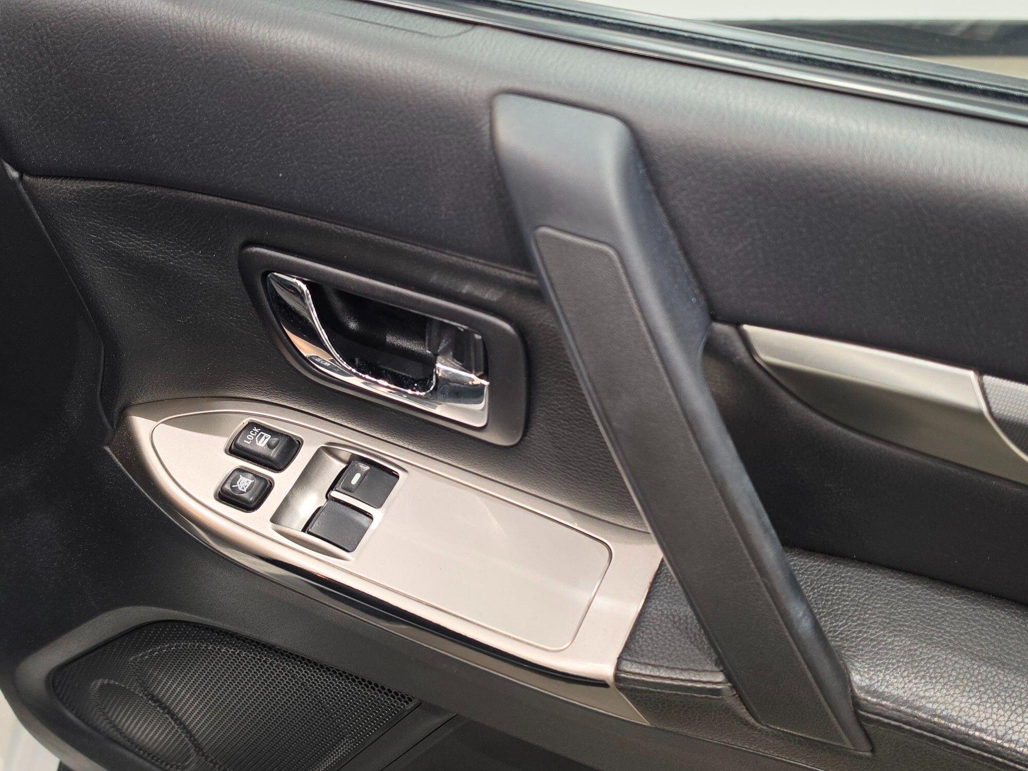 Mitsubishi Shogun view 39