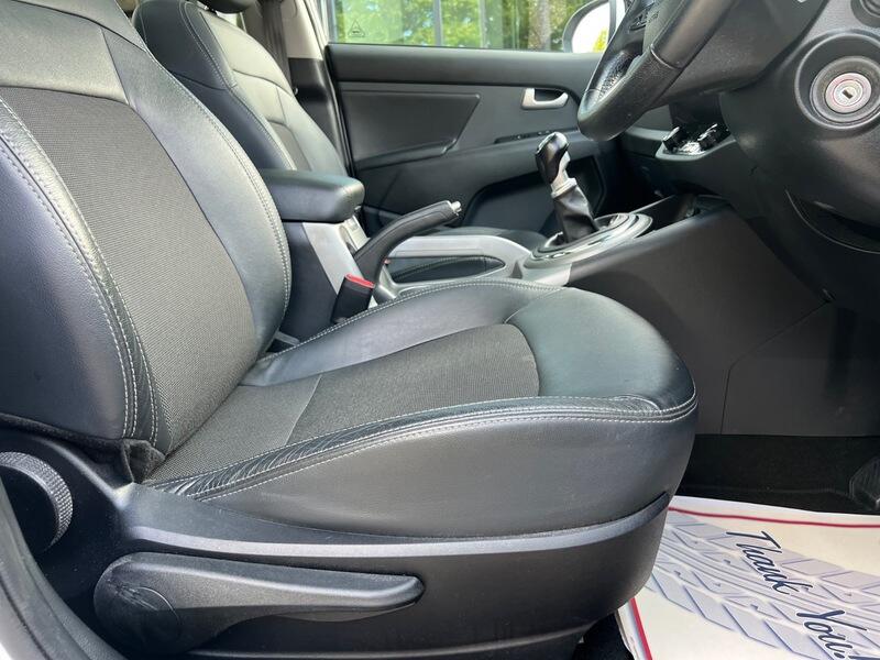2015 Kia Sportage 1.7 CRDi EcoDynamics 2 2WD Euro 5 (s/s) 5dr • 20,853 miles image 25