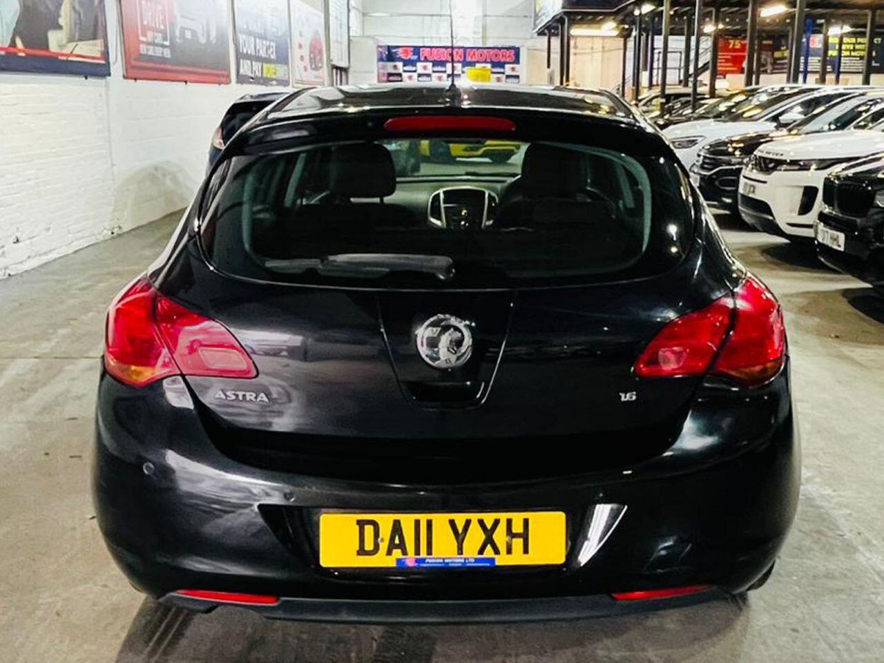 Vauxhall Astra view 3
