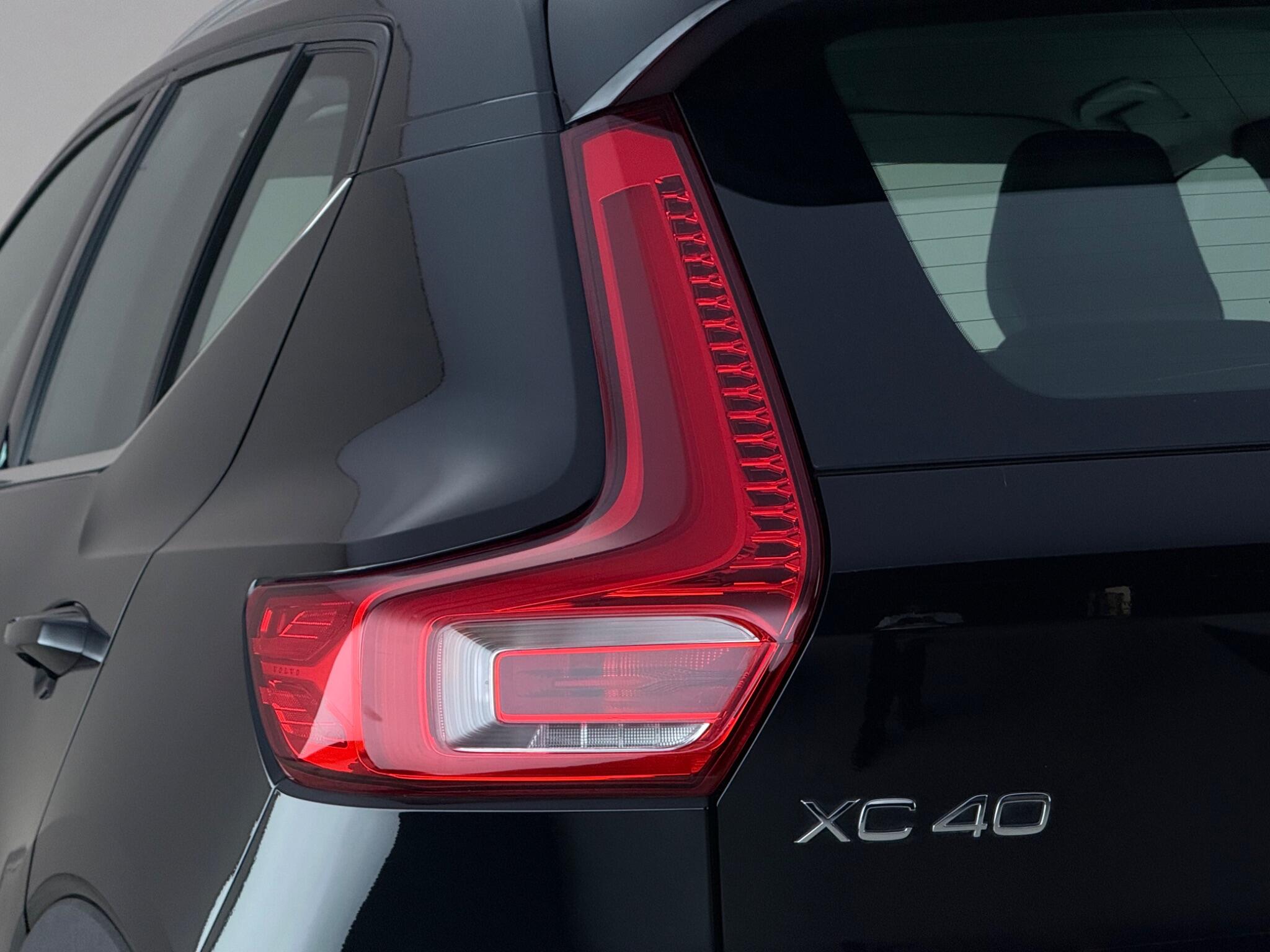 Volvo XC40 view 12