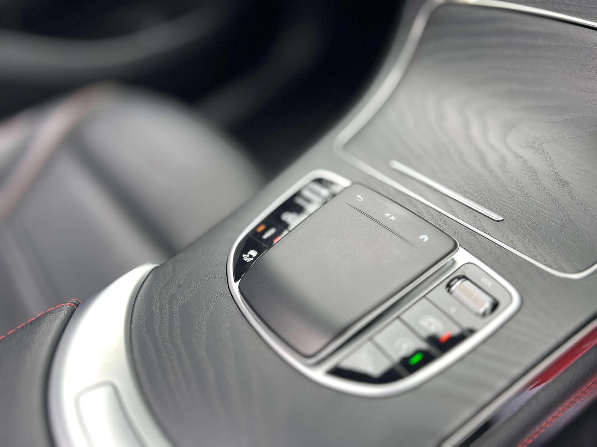 Mercedes-Benz GLC view 14