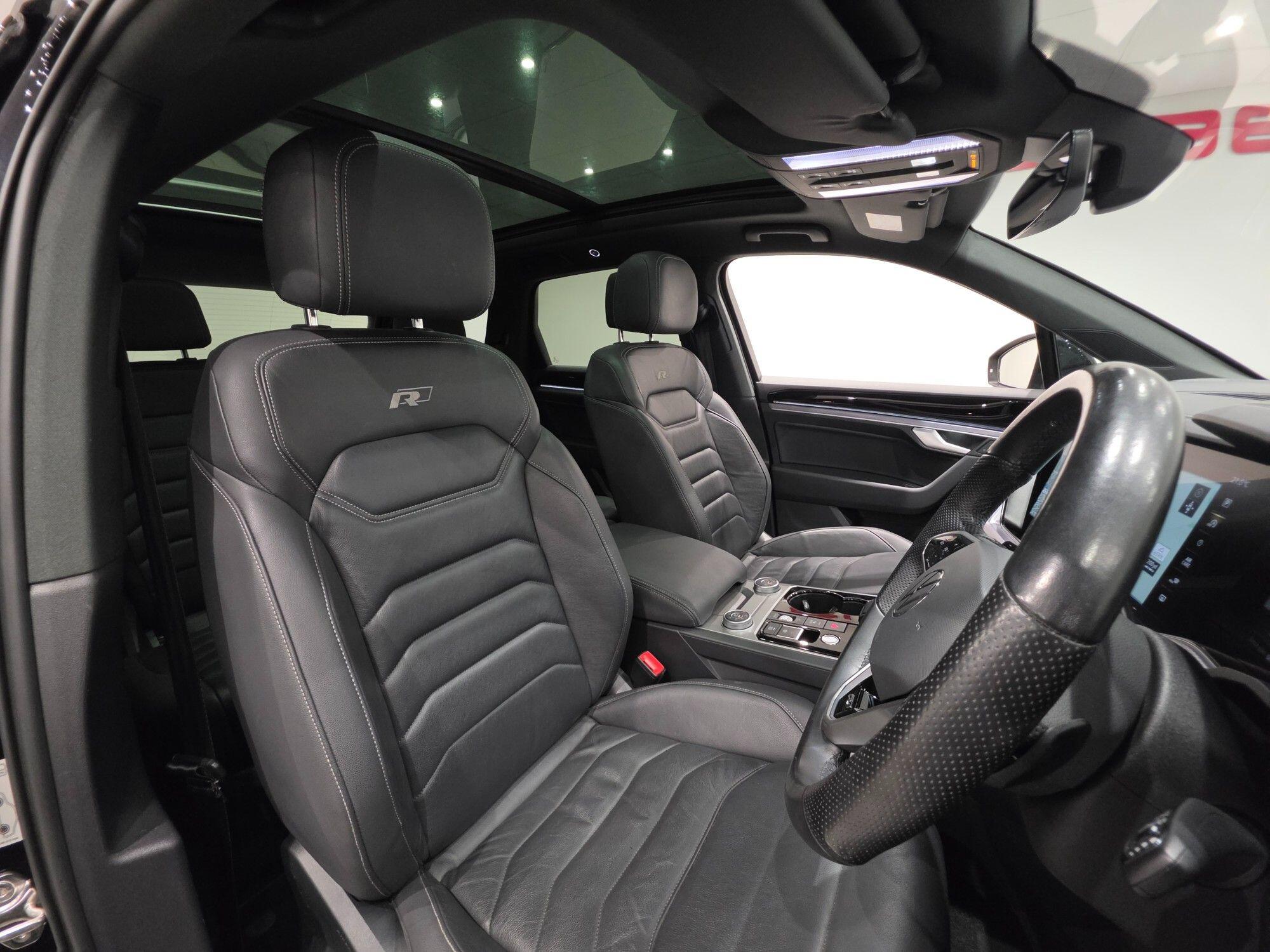 Volkswagen Touareg view 88