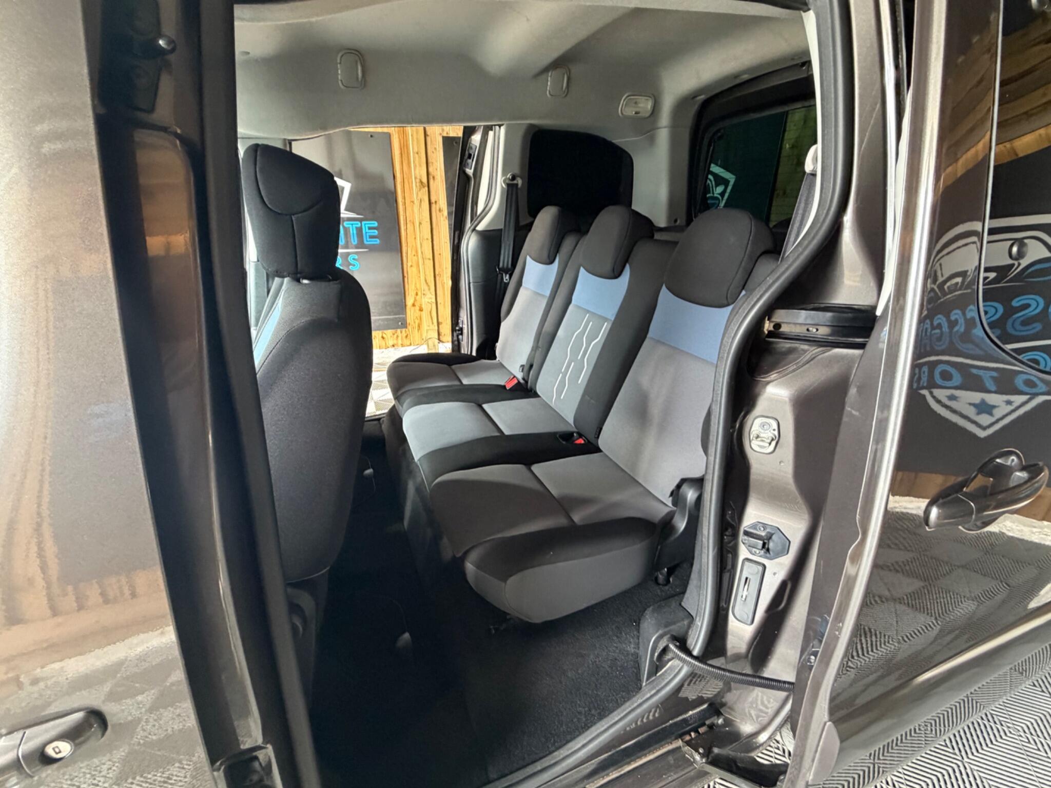Peugeot Partner Tepee view 20