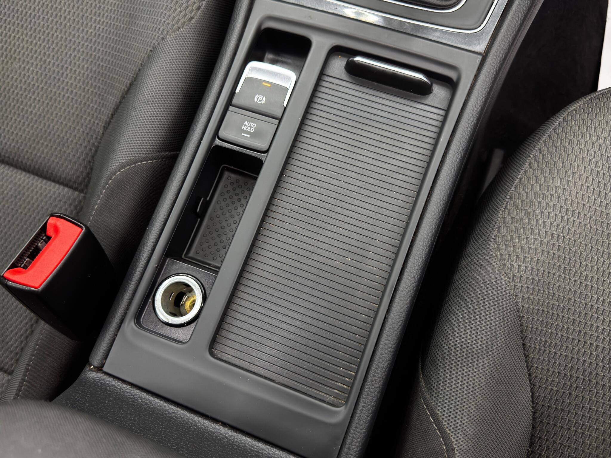 Volkswagen Golf view 22