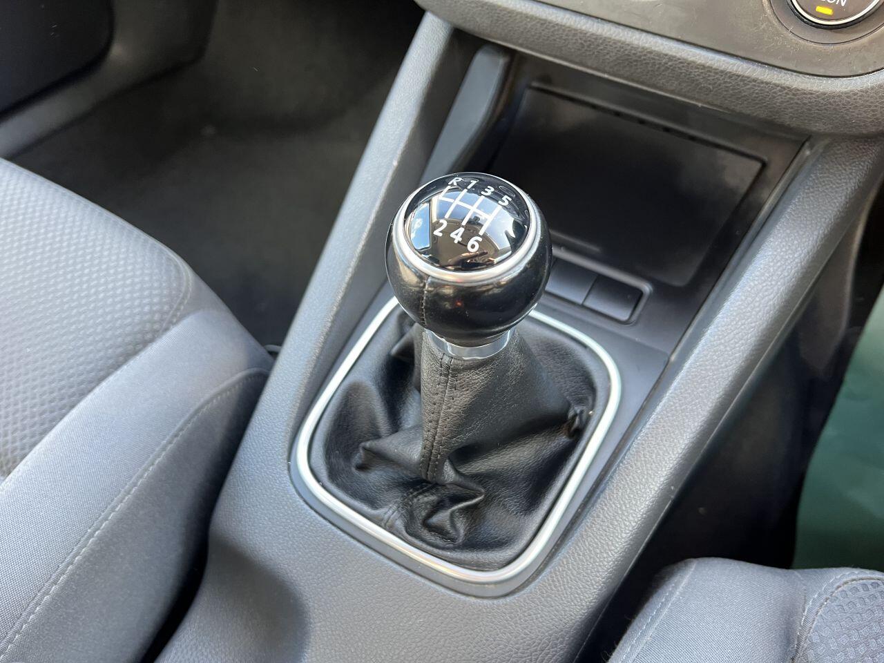 Volkswagen Golf view 30