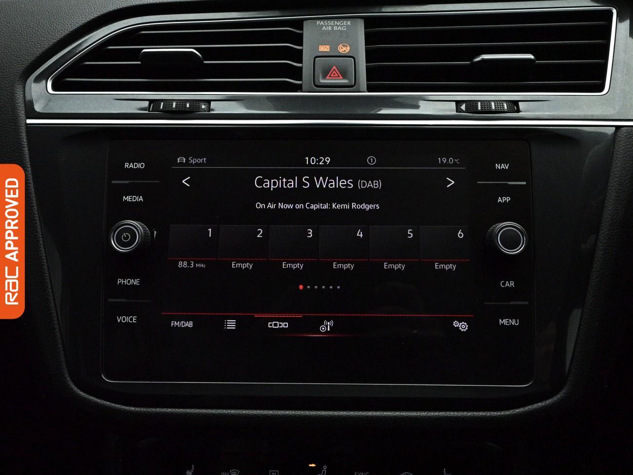 Volkswagen Tiguan Allspace view 17