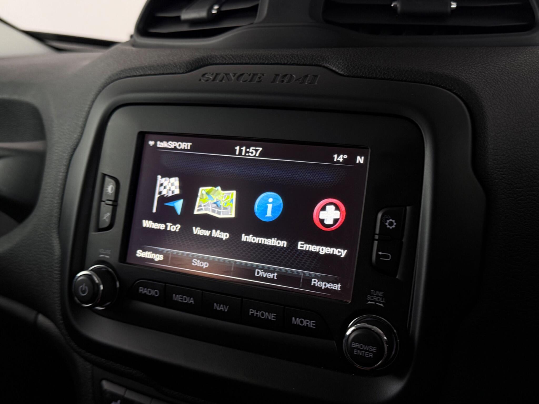 Jeep Renegade view 25