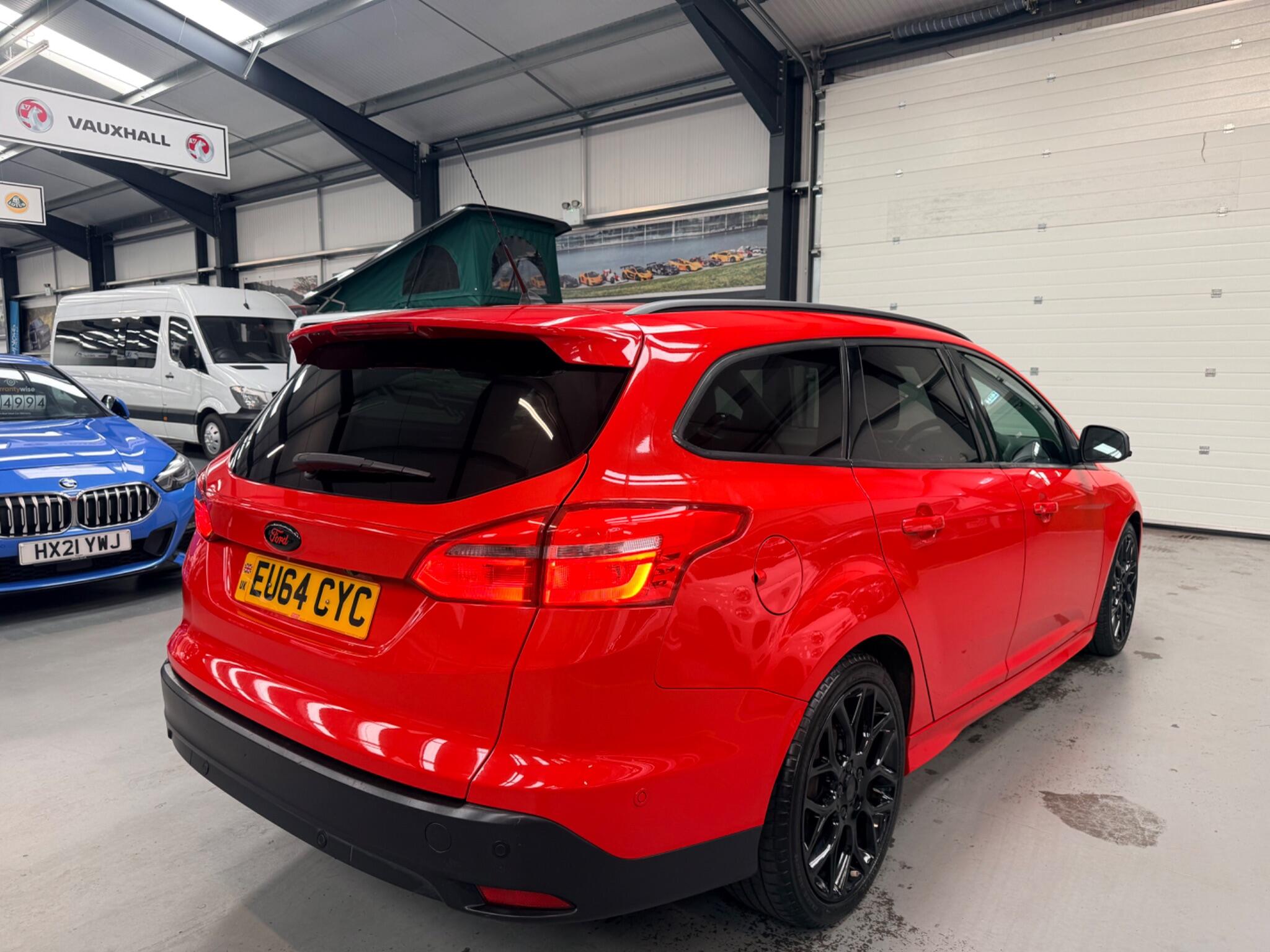 Ford Focus view 13