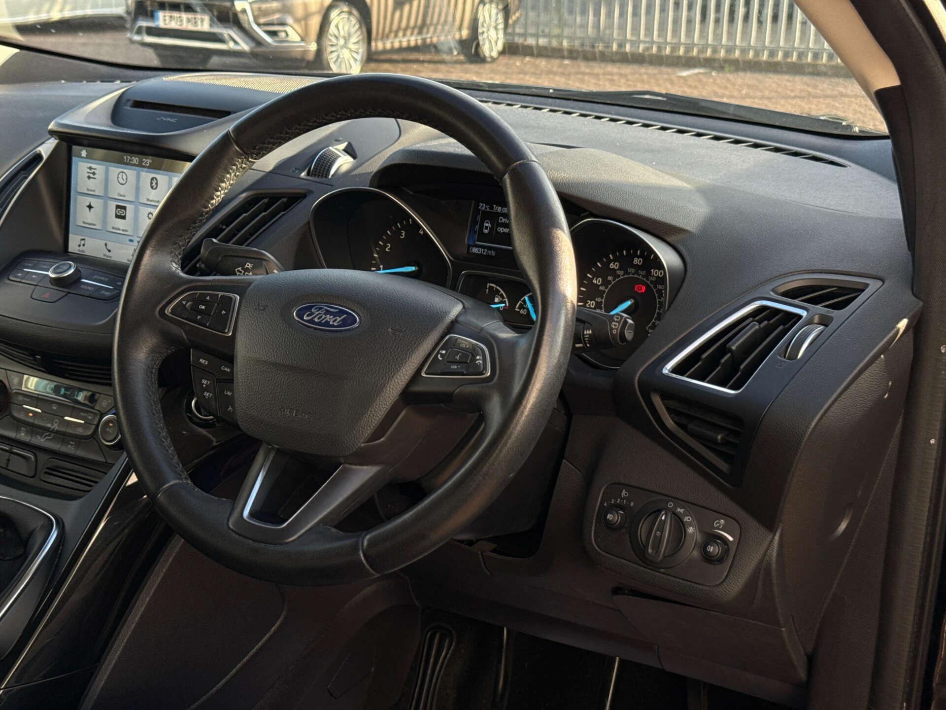 Ford Kuga view 95