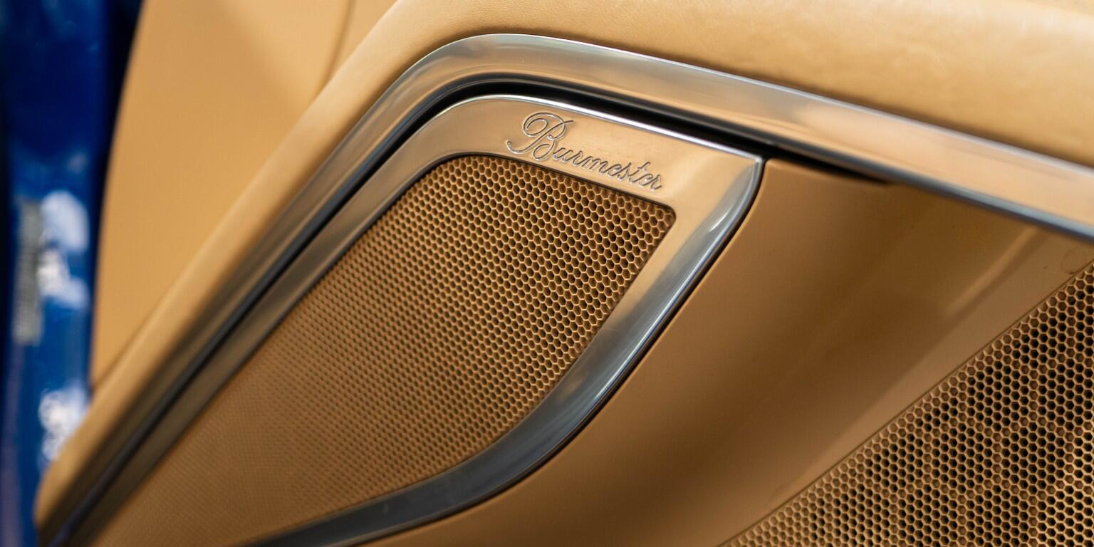 Porsche 911 view 25
