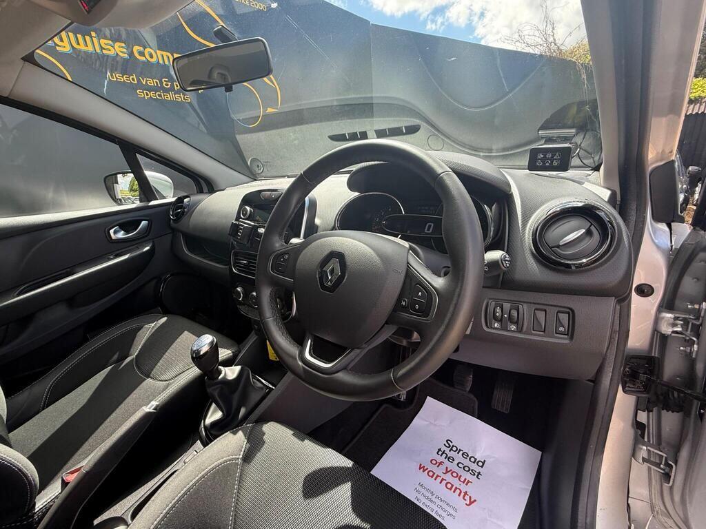 Renault Clio view 18