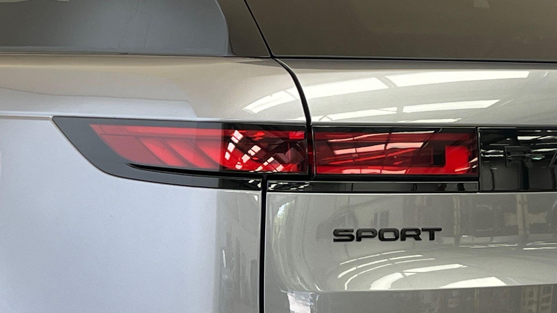 Land Rover Range Rover Sport view 19