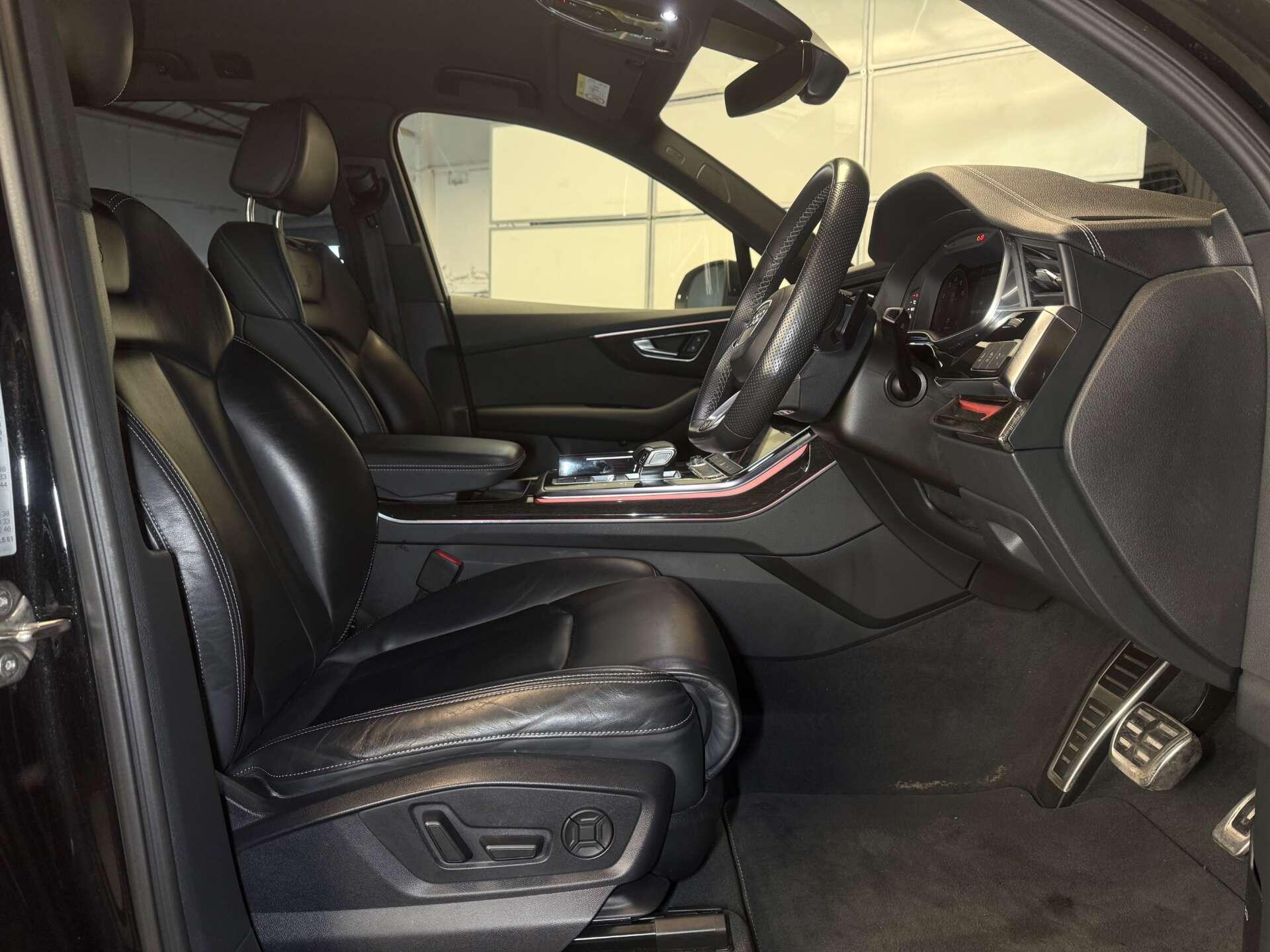 Audi Q7 view 18