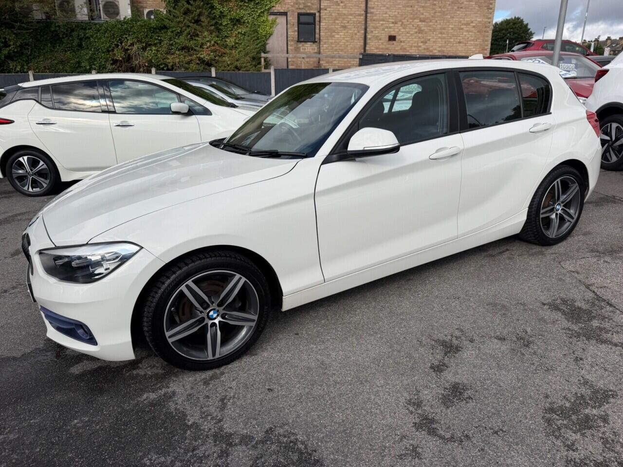 BMW 1 Series view 32