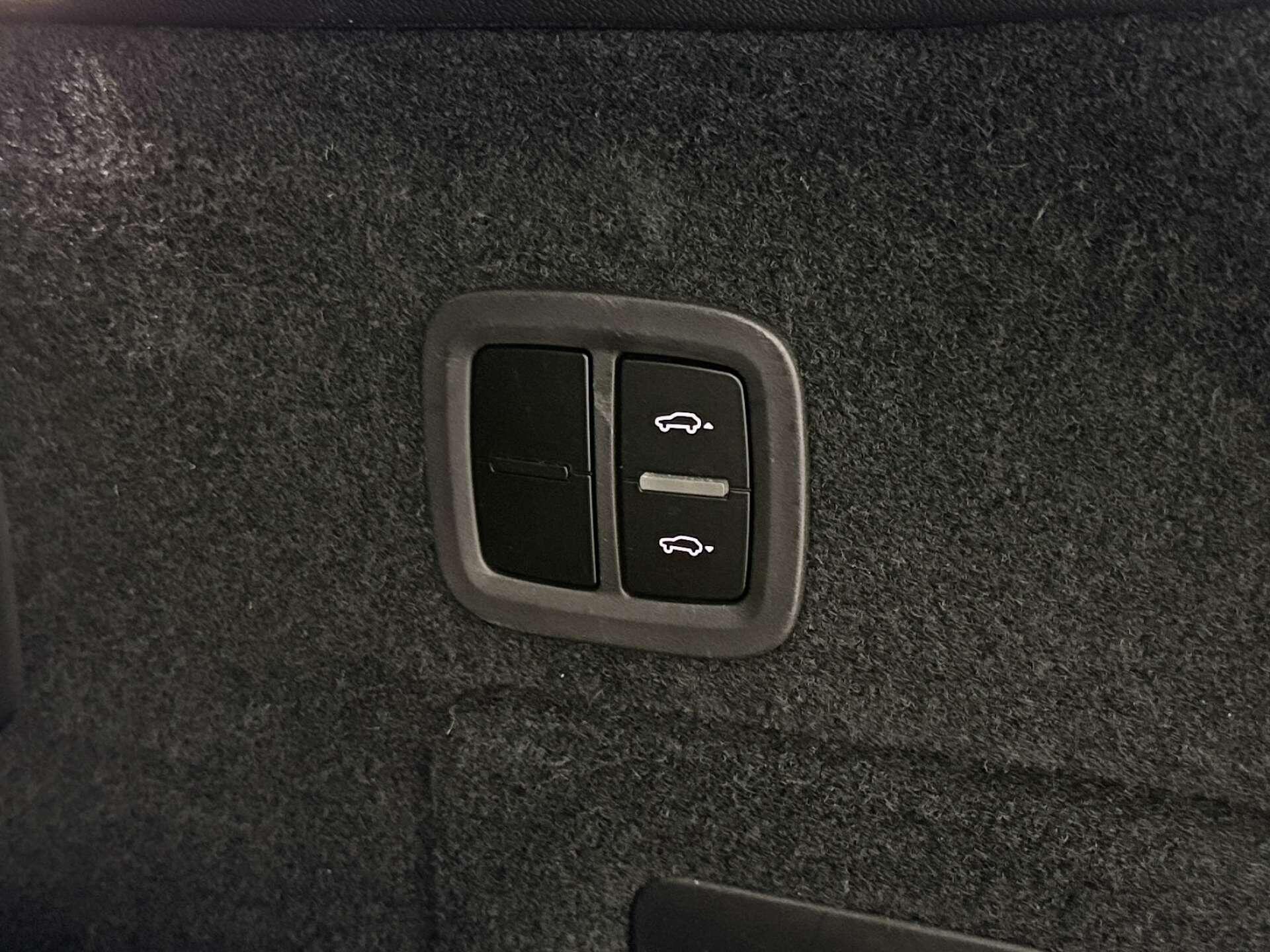 Porsche Cayenne view 29