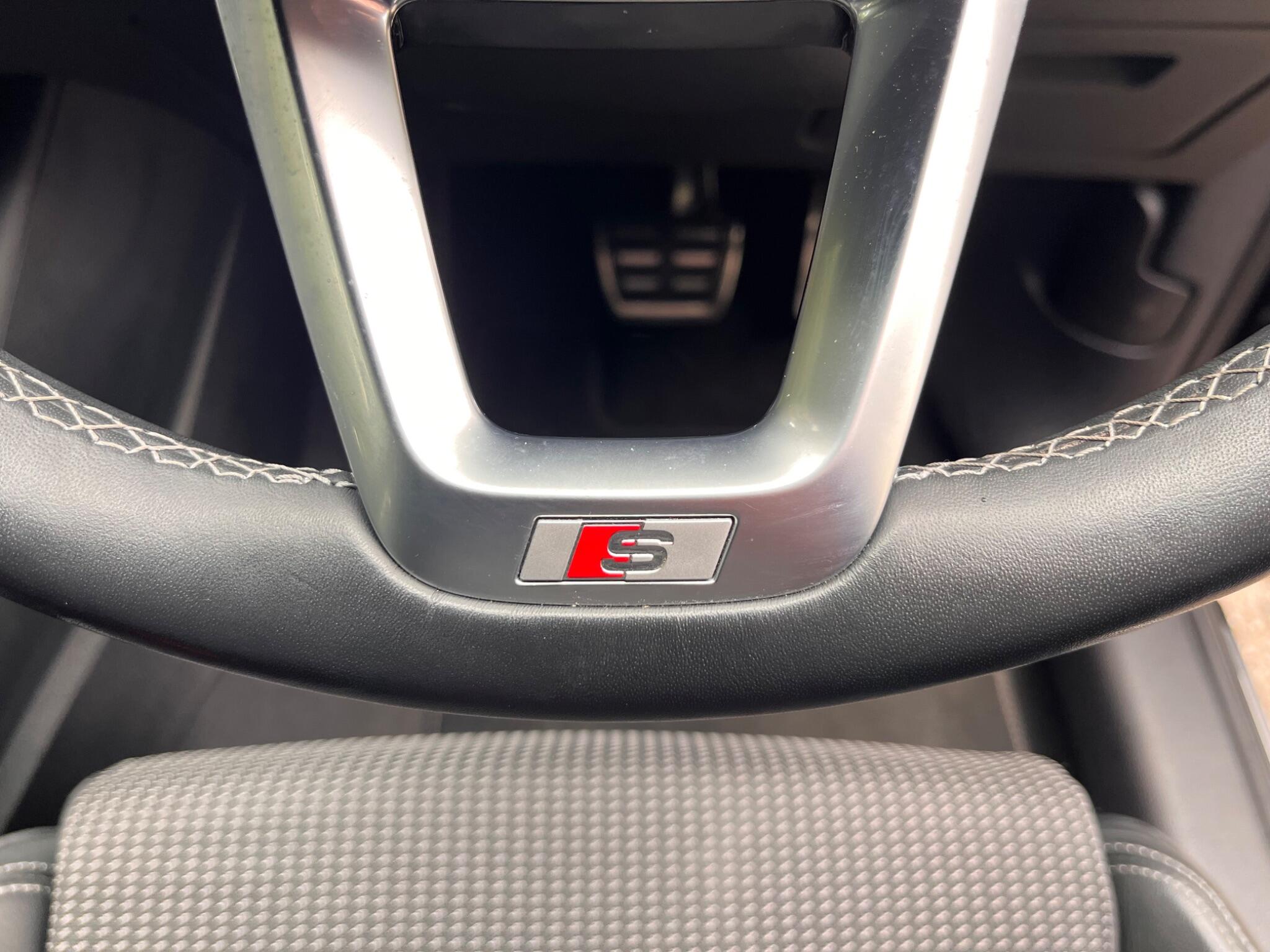 Audi Q3 view 31