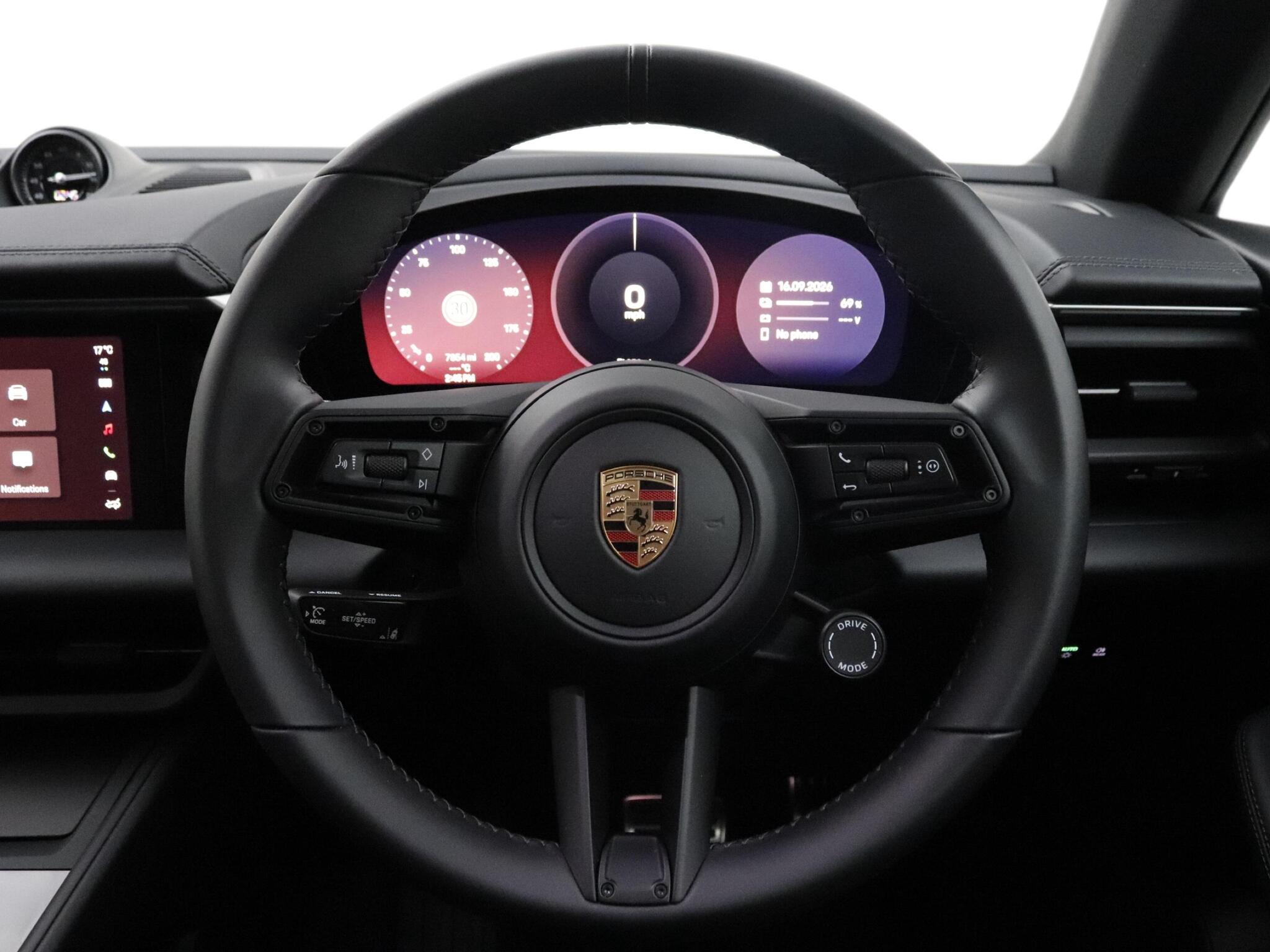 Porsche Macan view 11