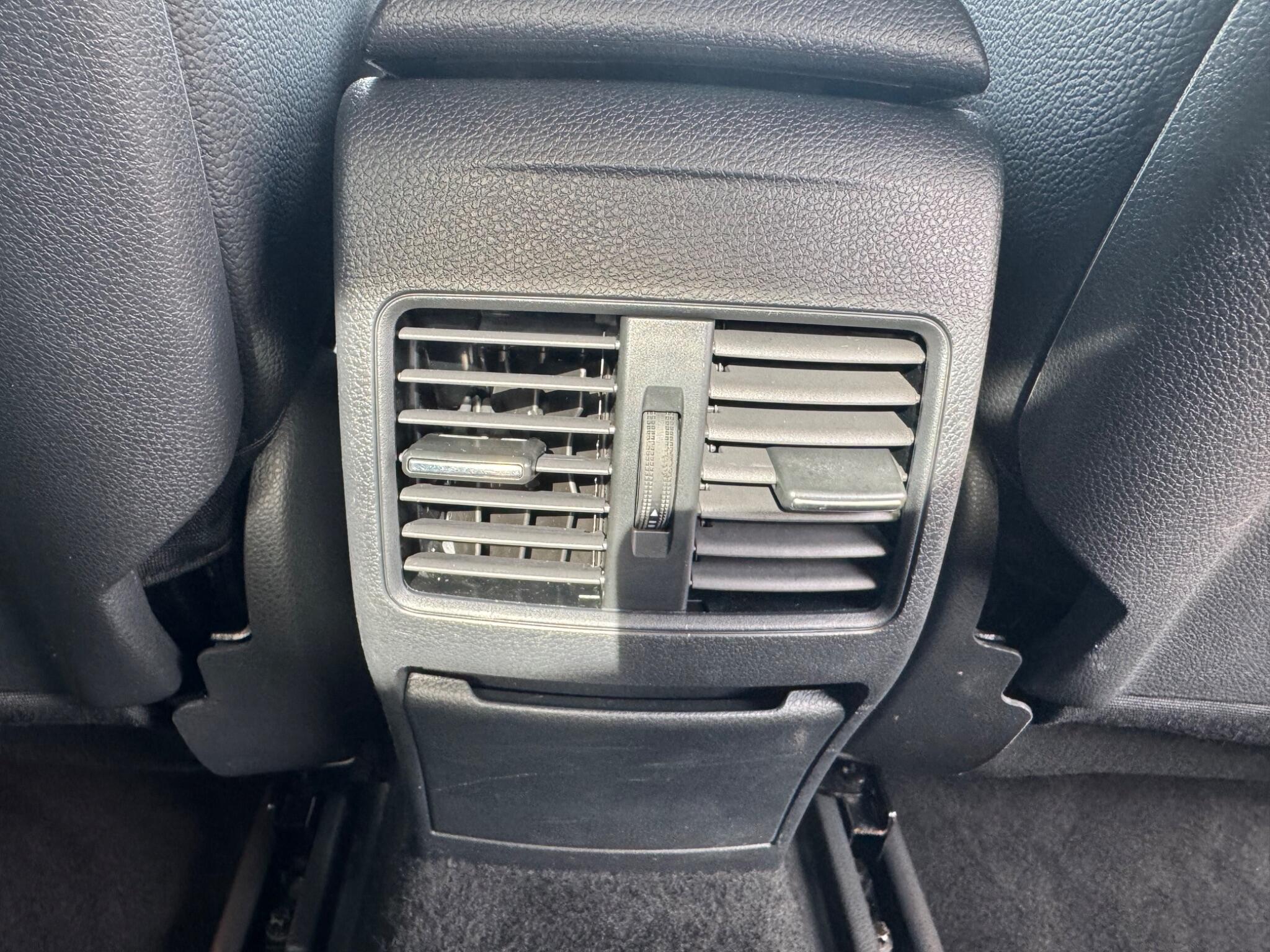 Mercedes-Benz Cla view 54