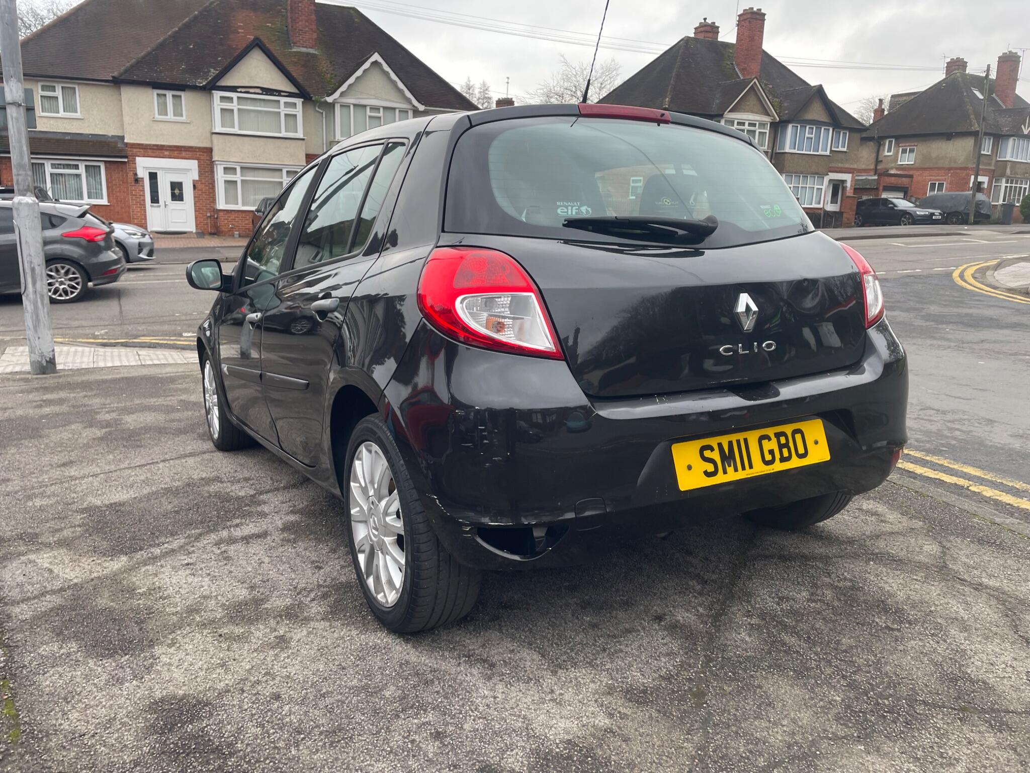 2011 Renault Clio image 8