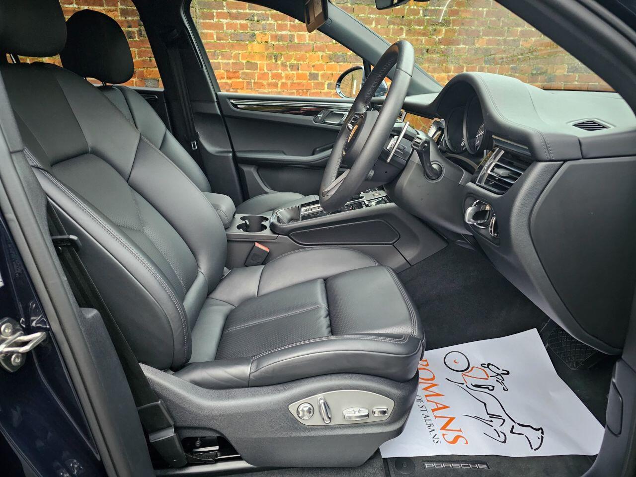 Porsche Macan view 26