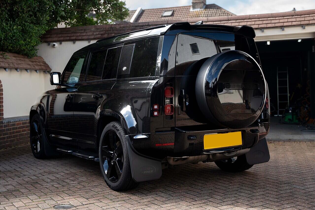 Land Rover Defender view 4