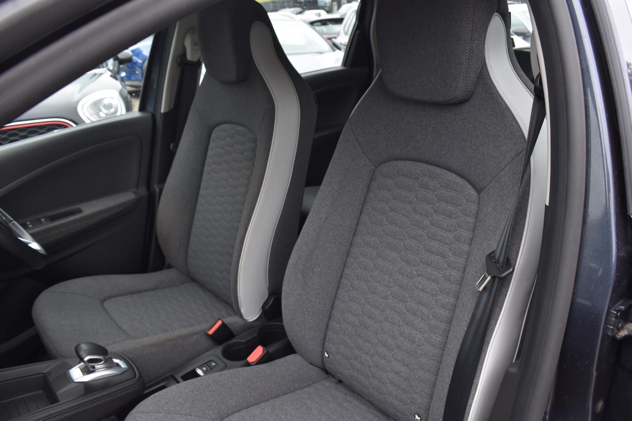 Zoe - R110 EV50 52kWh Iconic Auto 5dr (Rapid Charge) - Image 17