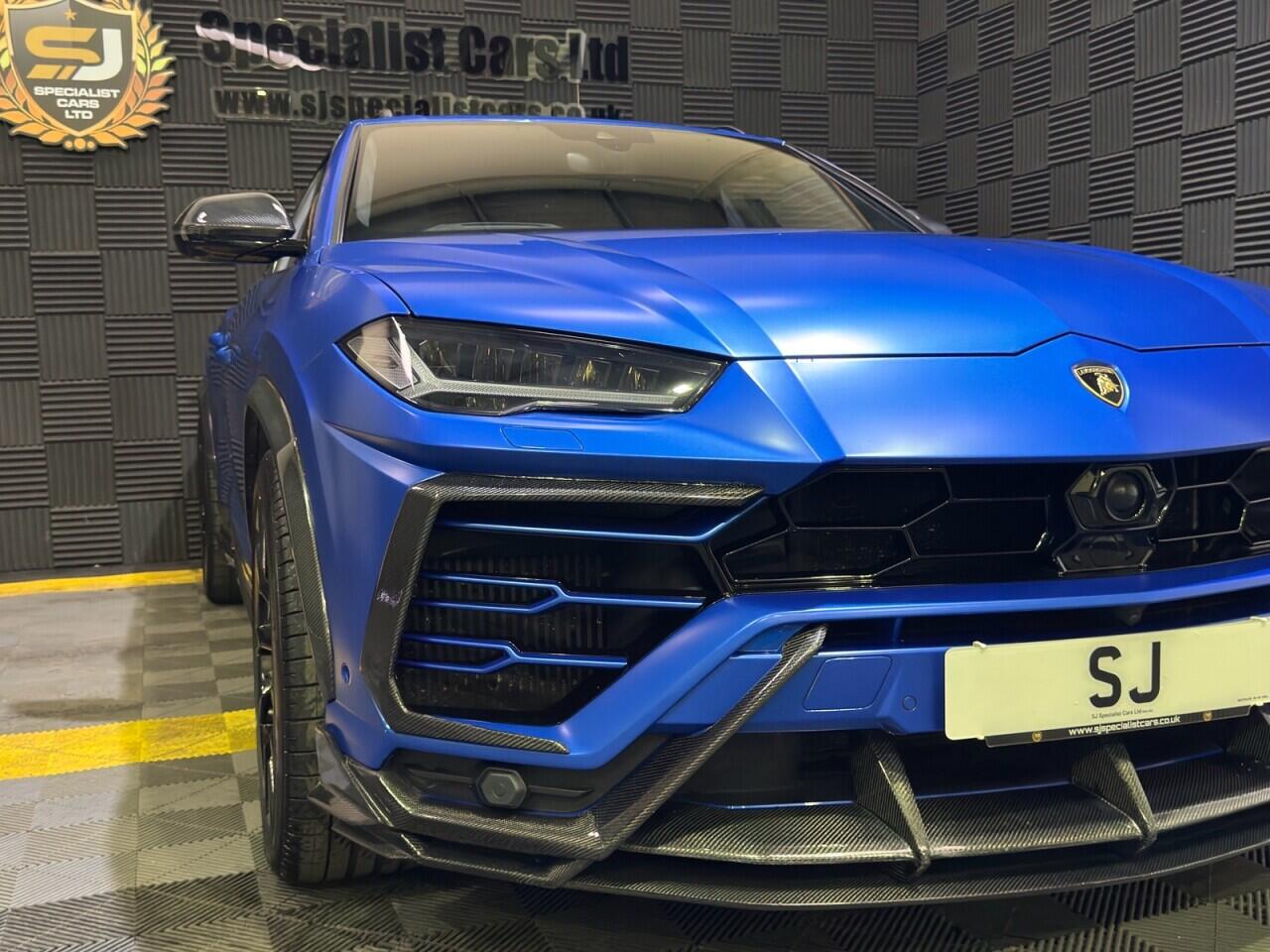 Lamborghini Urus view 21