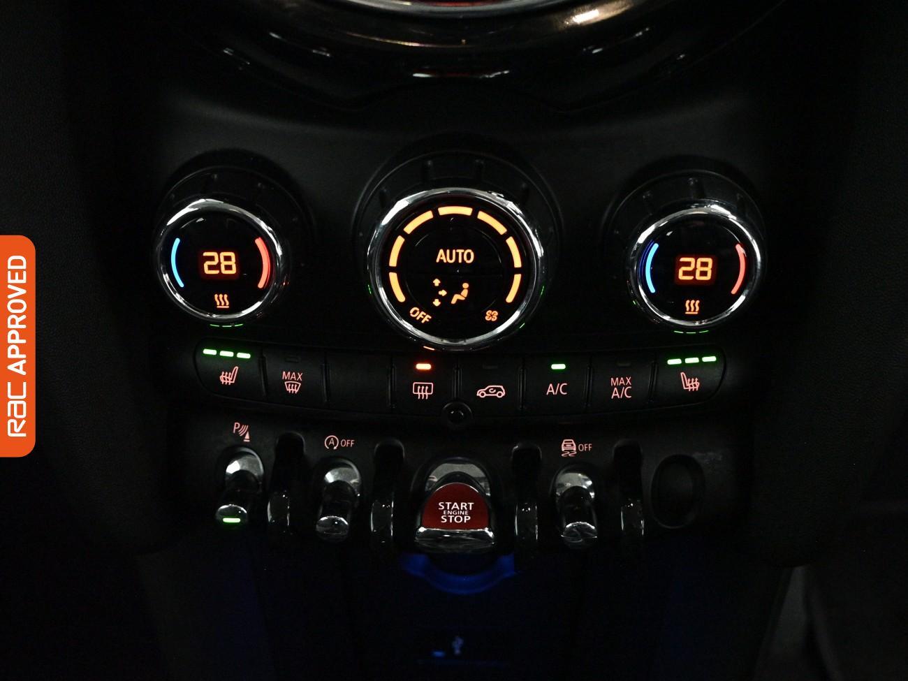 Mini Hatch view 15