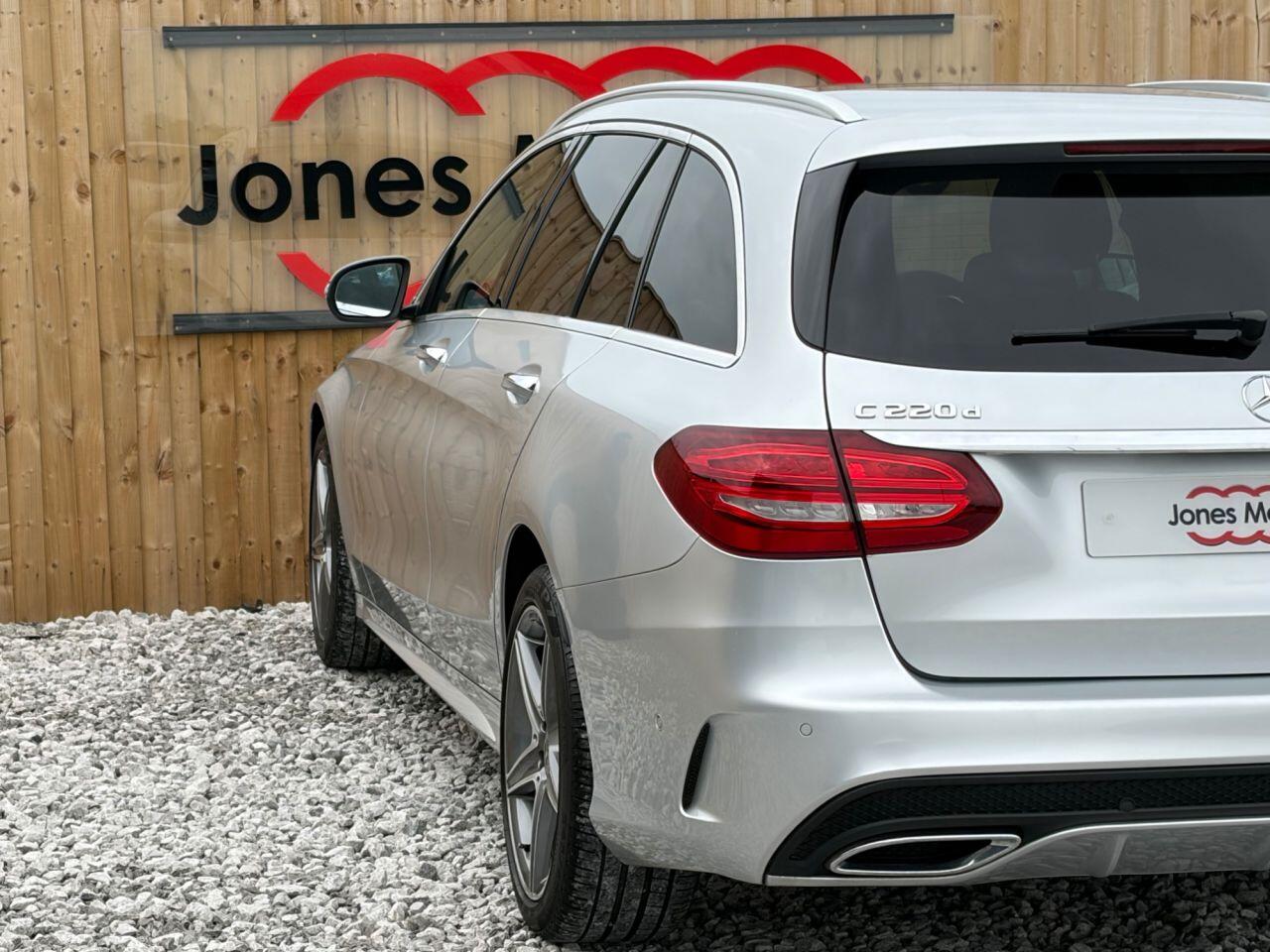 Mercedes-Benz C-Class view 11