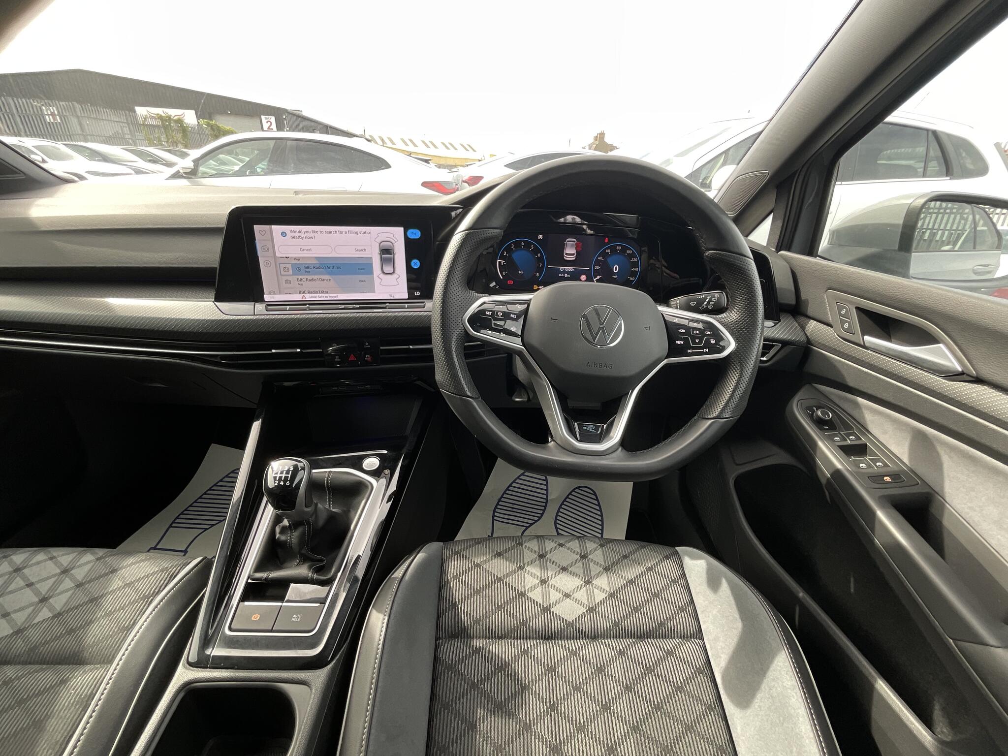 Volkswagen Golf view 6