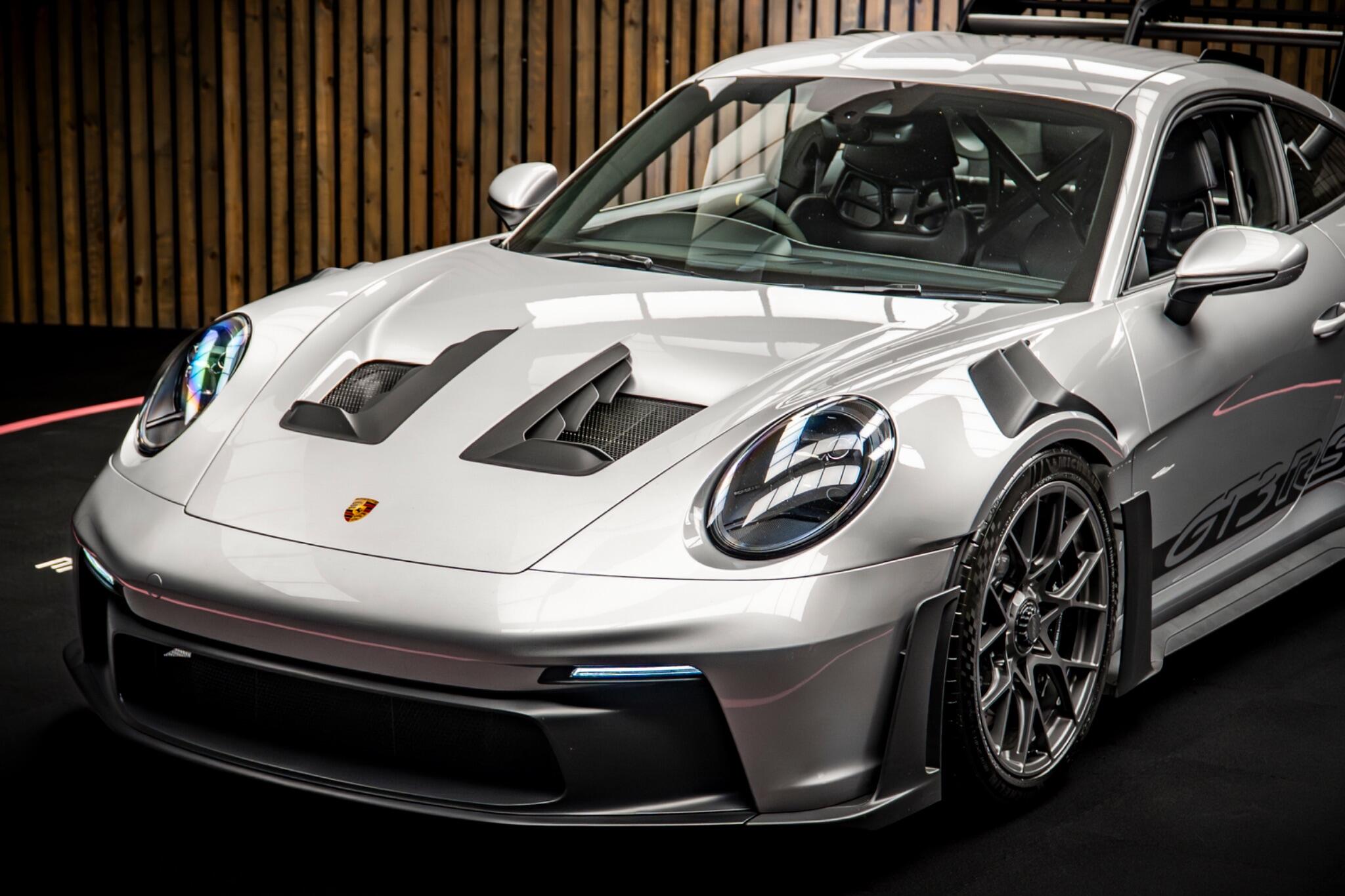 Porsche 911 view 15