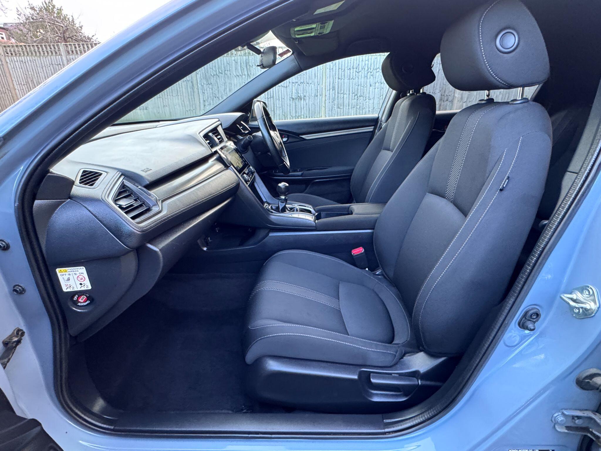 2017 Honda Civic image 36