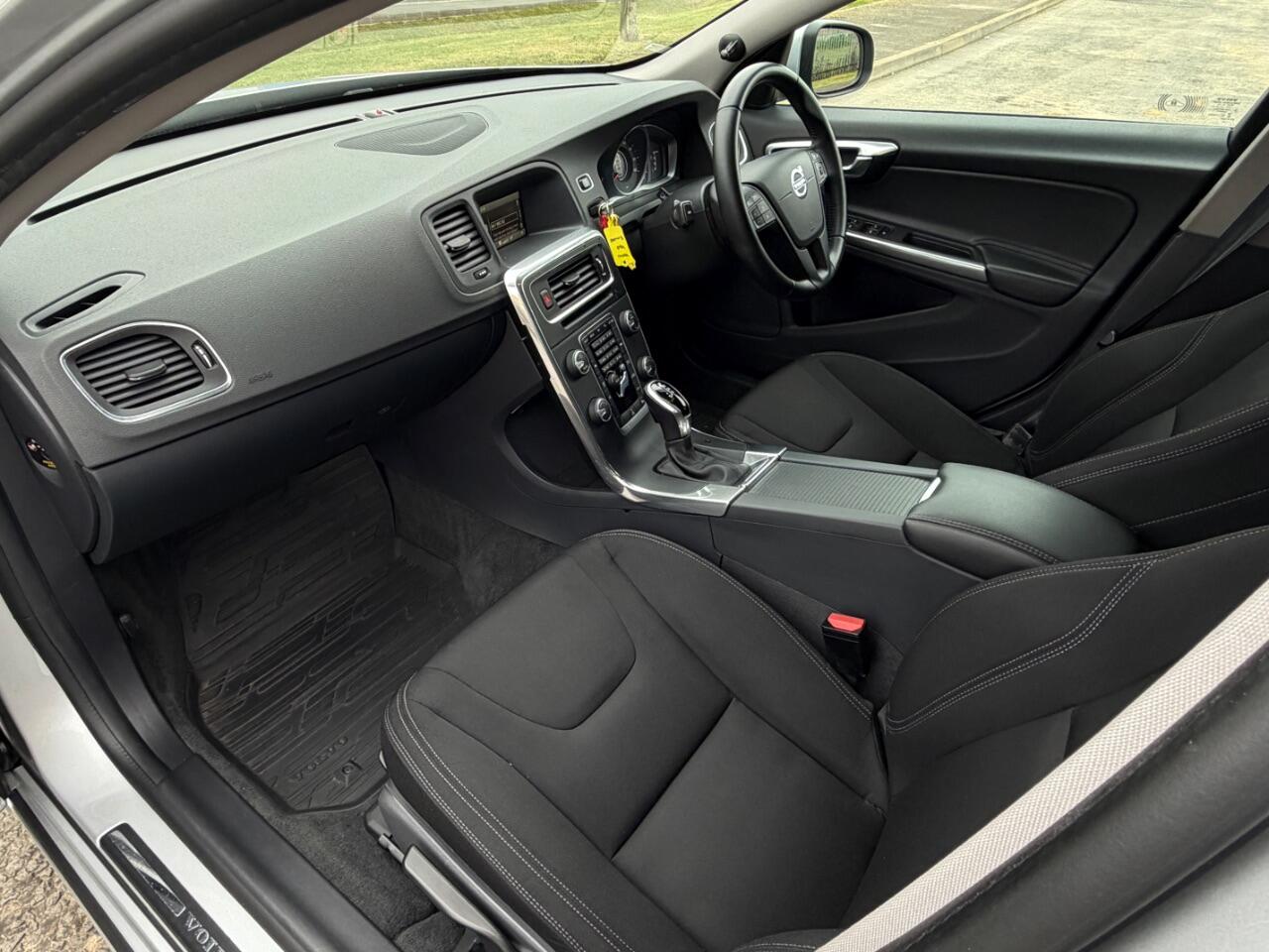 Volvo V60 view 17