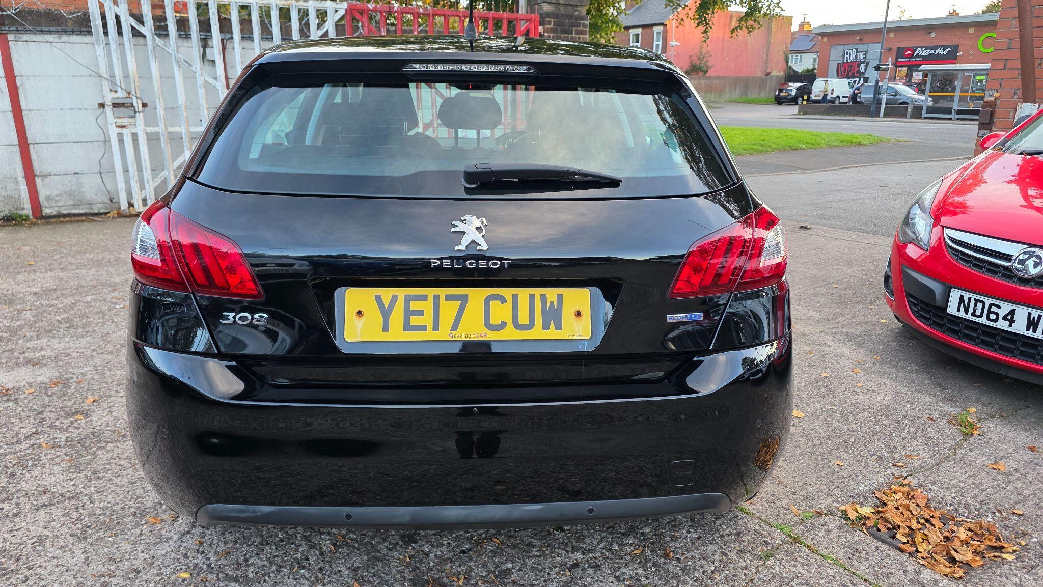 Peugeot 308 view 6
