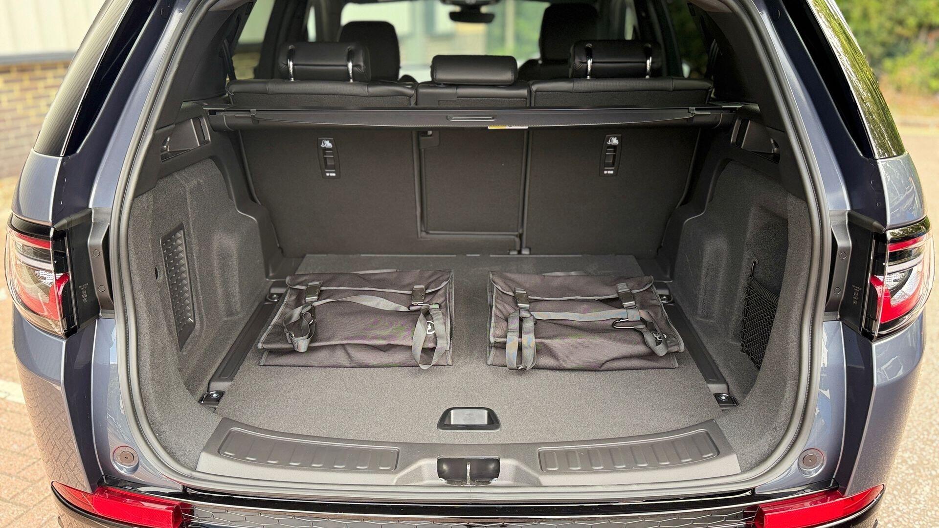Land Rover Discovery Sport view 11