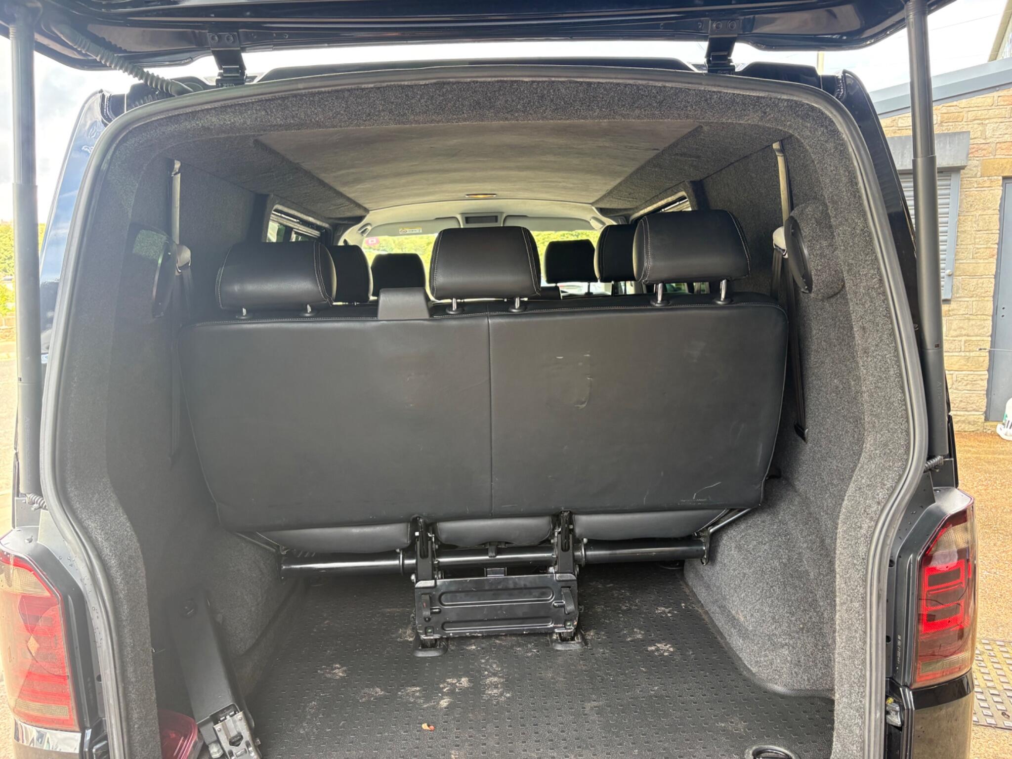 Volkswagen Transporter view 28