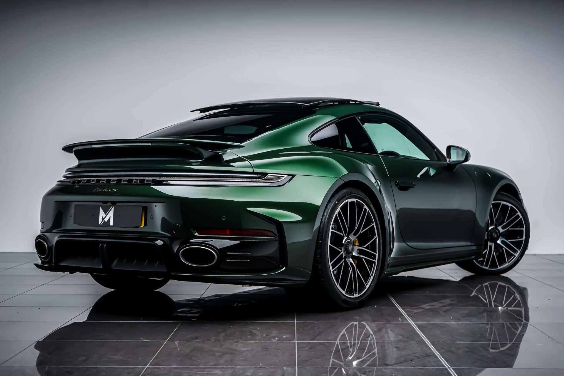Porsche 911 view 23