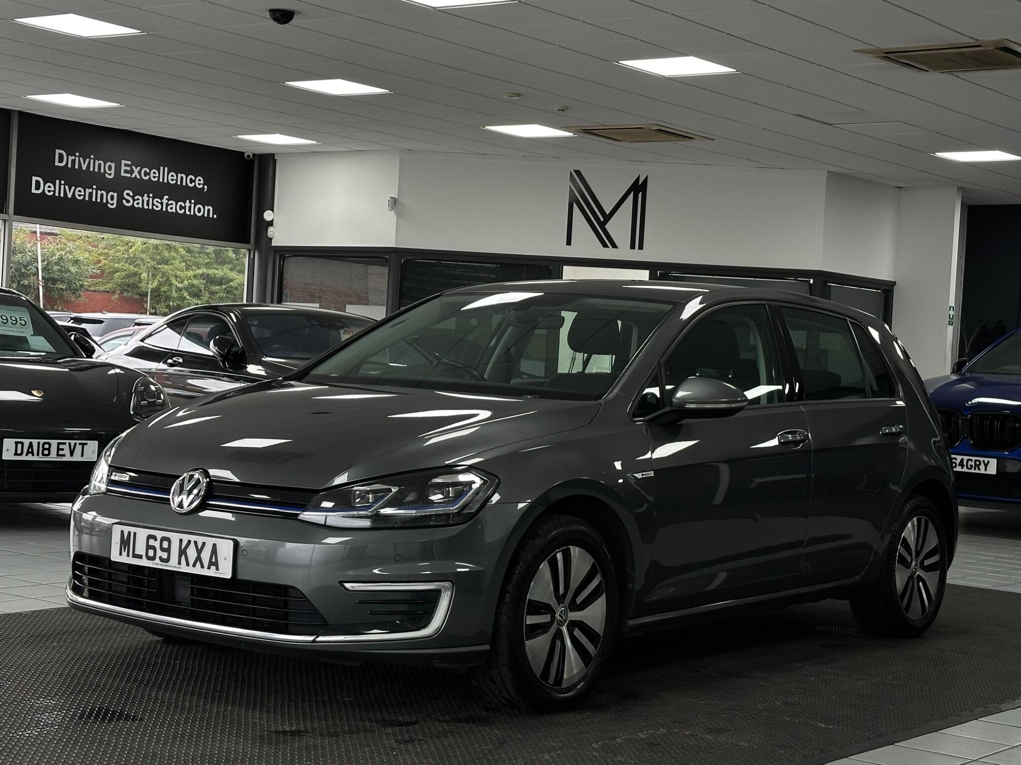 Volkswagen E-Golf view 7