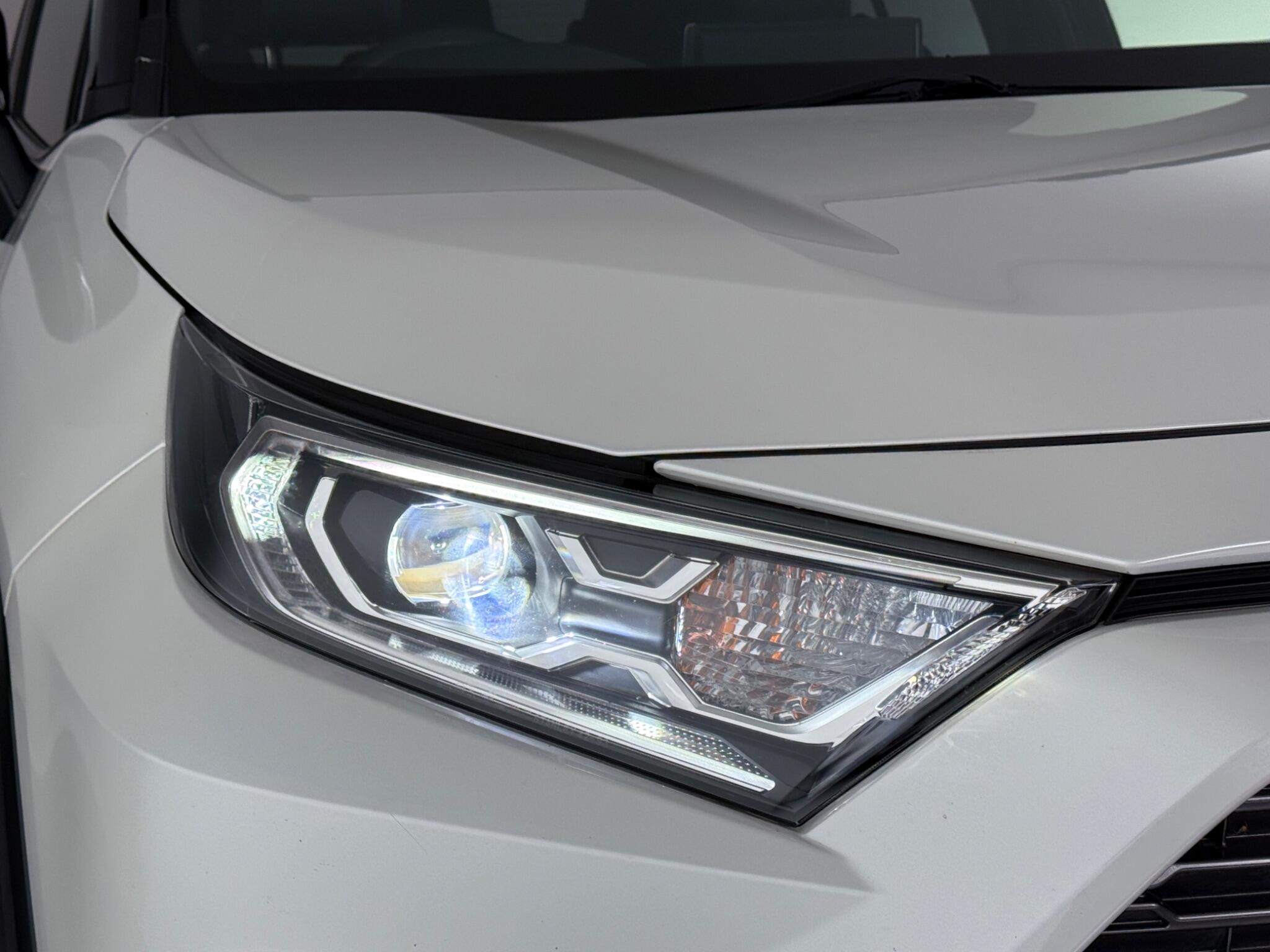 Toyota Rav4 view 10