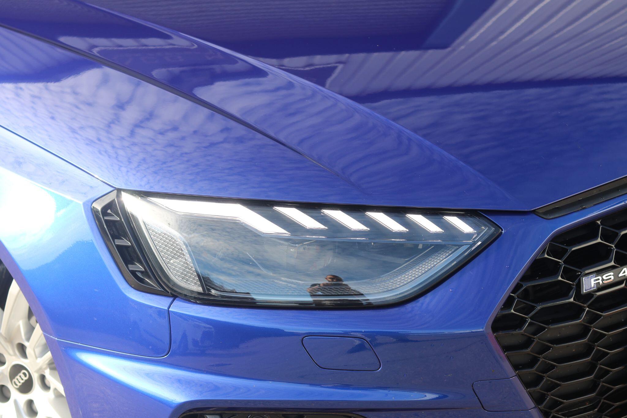 Audi RS4 view 5