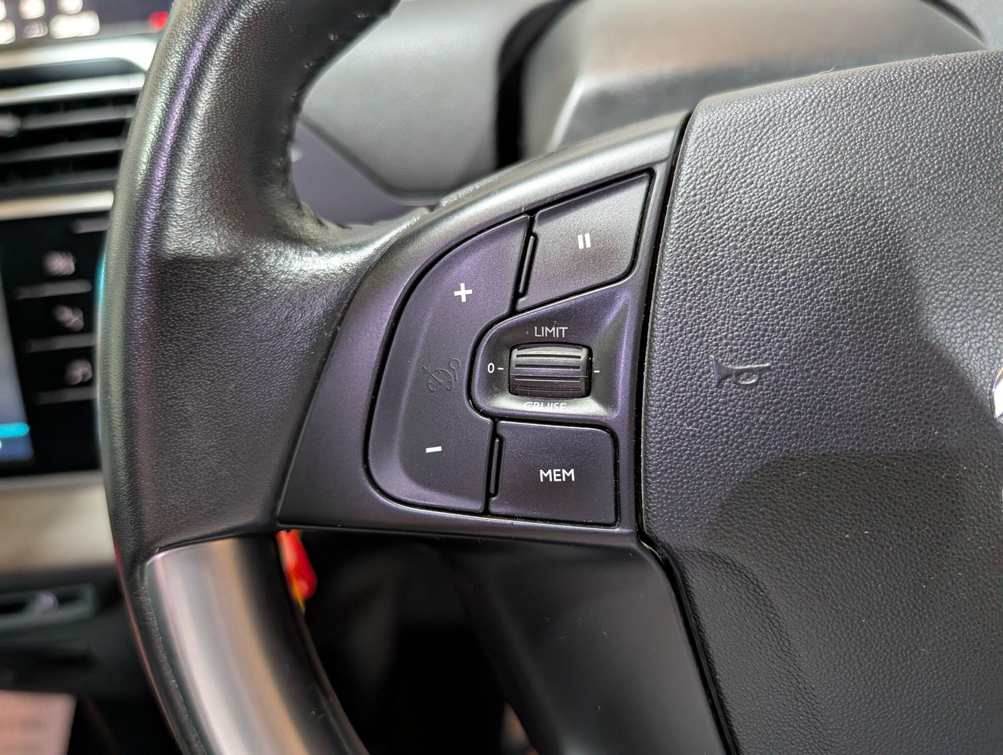 Citroen Grand C4 Picasso view 33