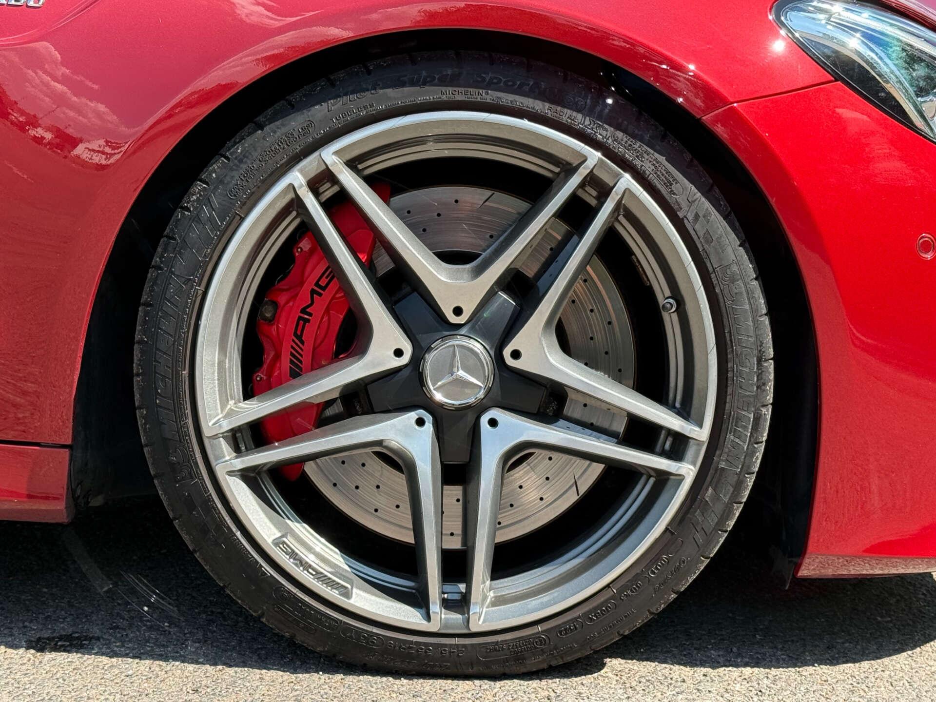 Mercedes-Benz C-Class view 32