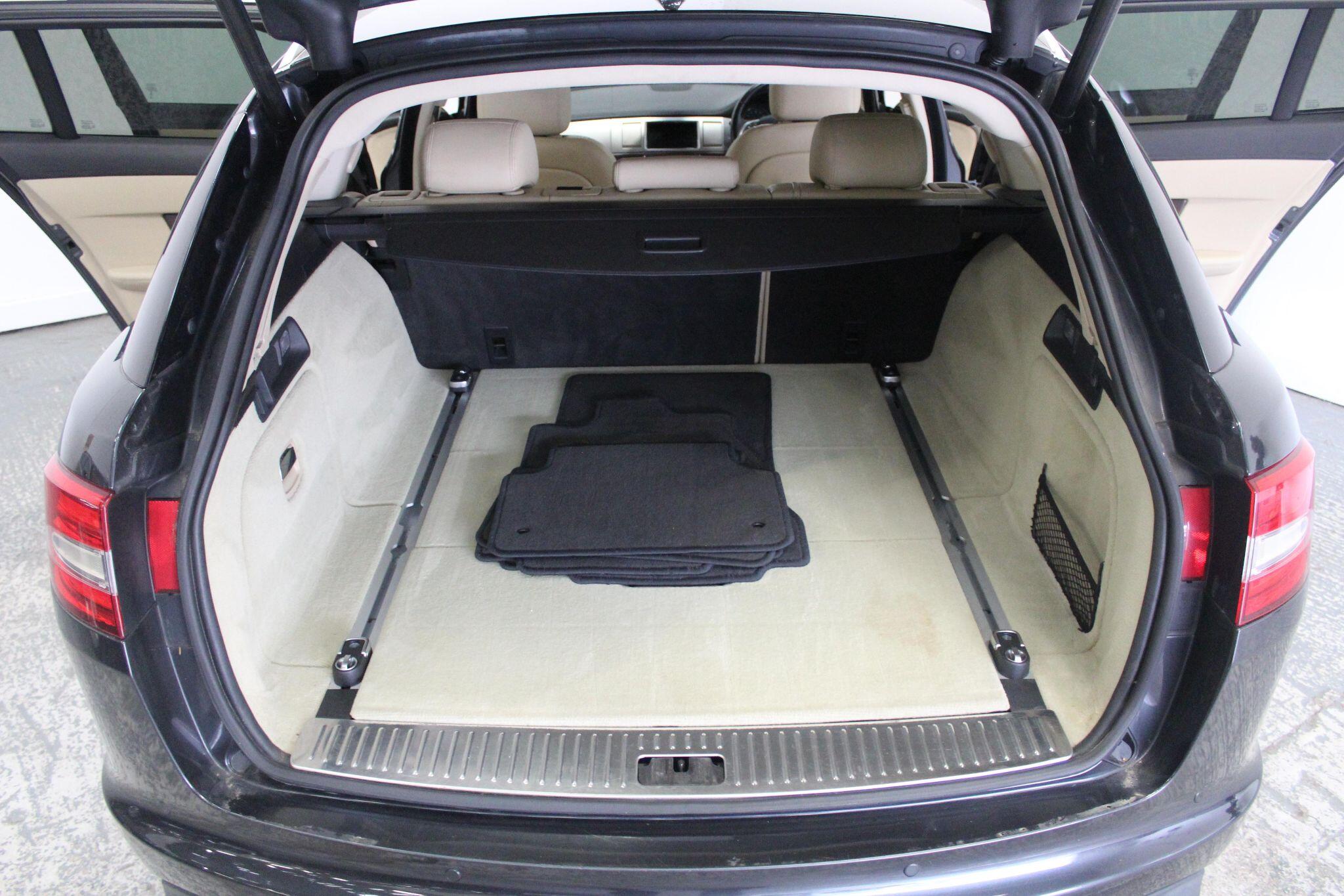 Jaguar XF view 24
