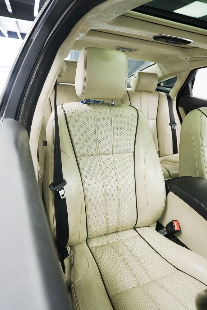 Jaguar XJ view 12